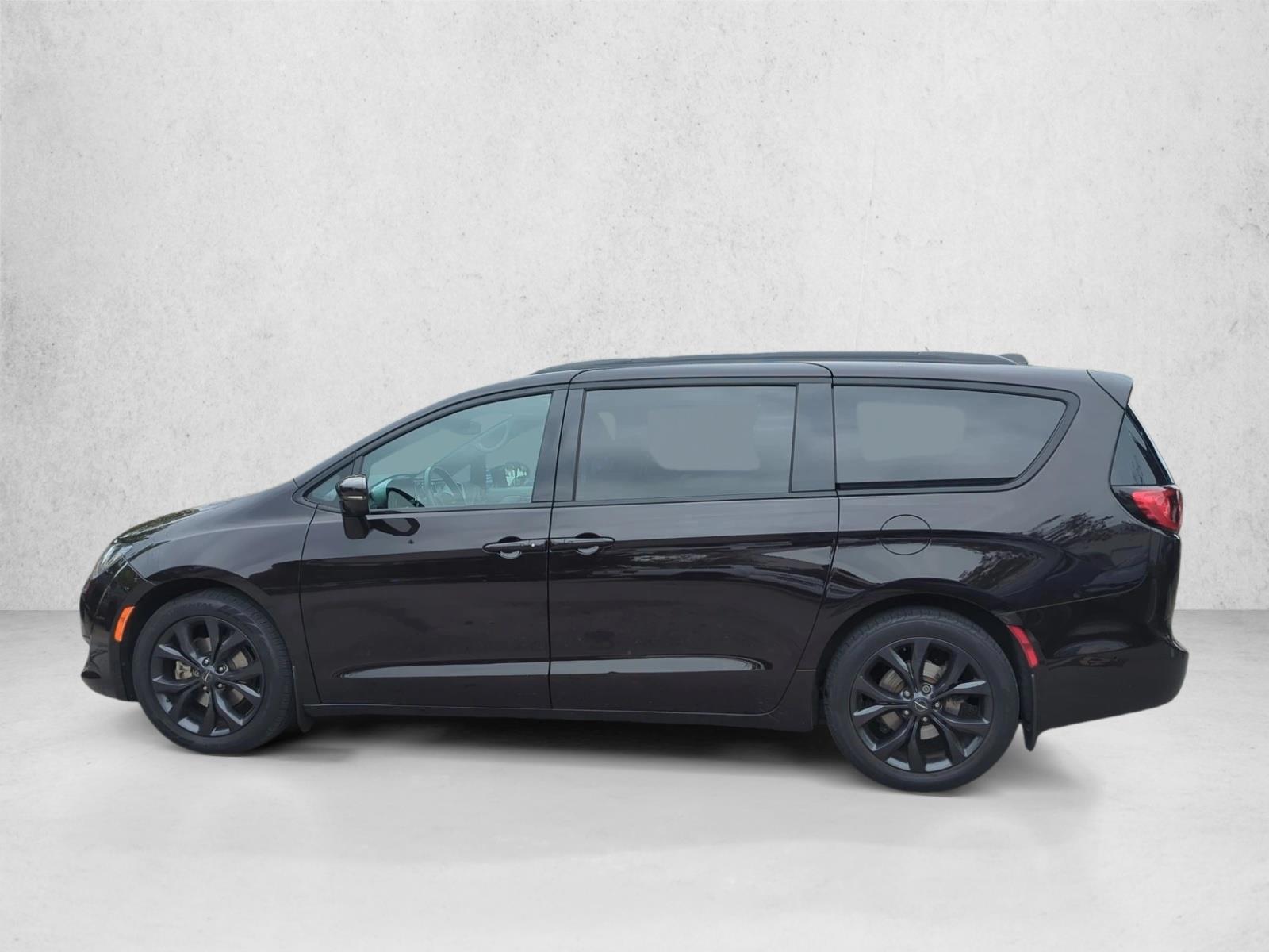 Thumbnail: 2019 Chrysler Pacifica - 2