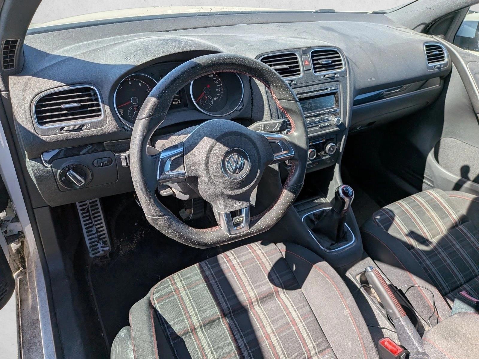 Thumbnail: 2013 Volkswagen Golf - 3