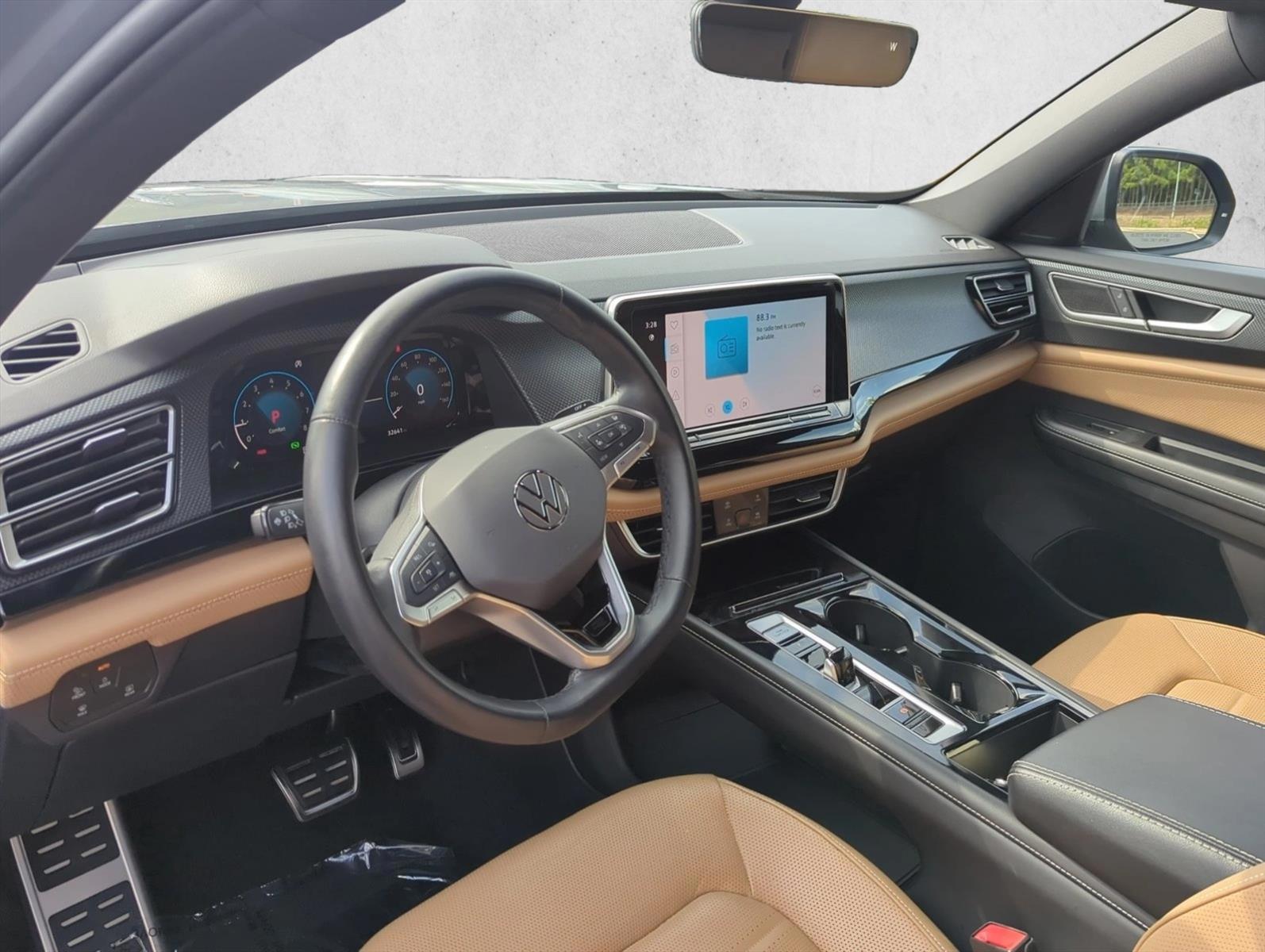 Thumbnail: 2024 Volkswagen Atlas - 3