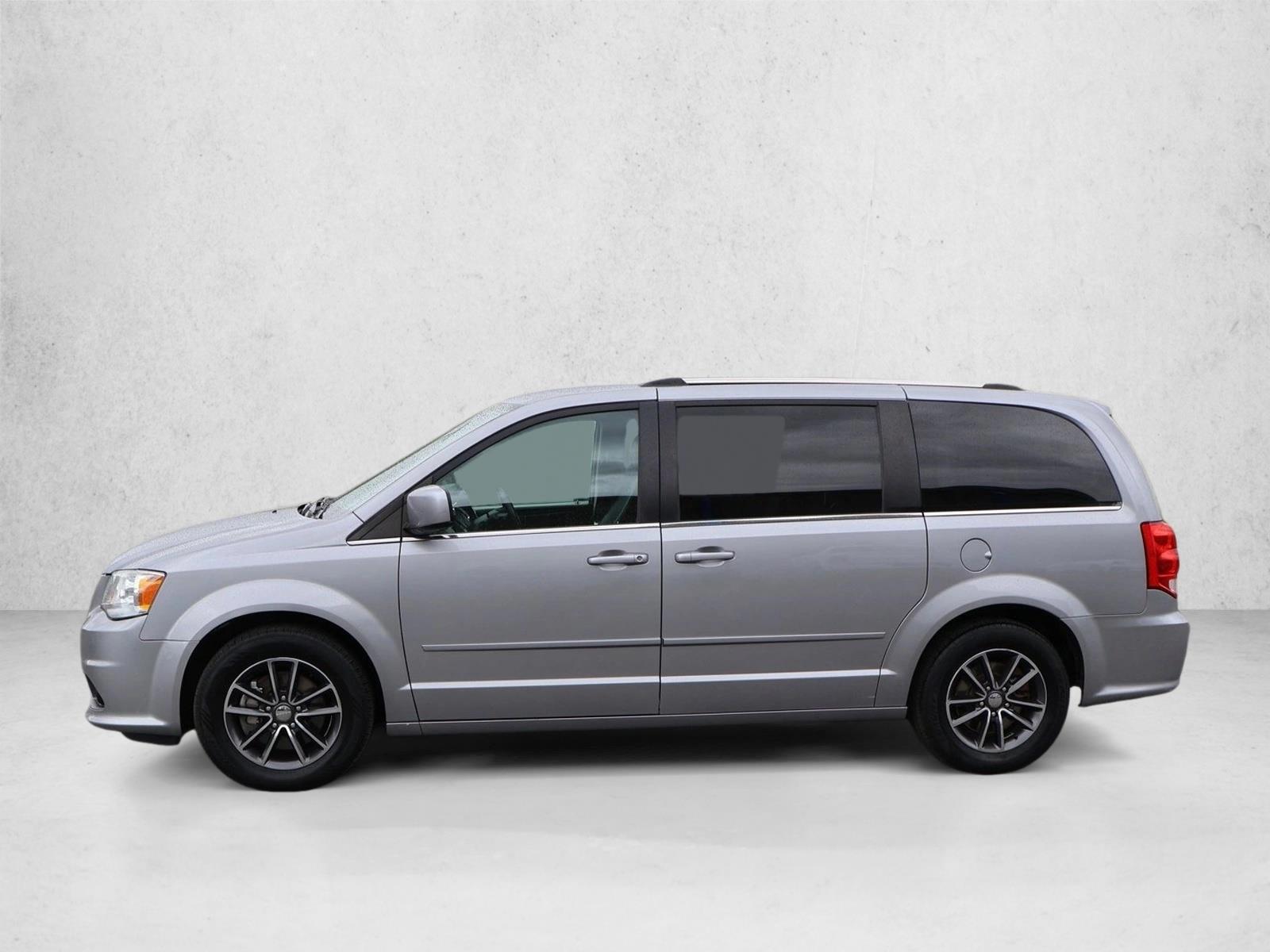 Thumbnail: 2017 Dodge Grand Caravan - 2