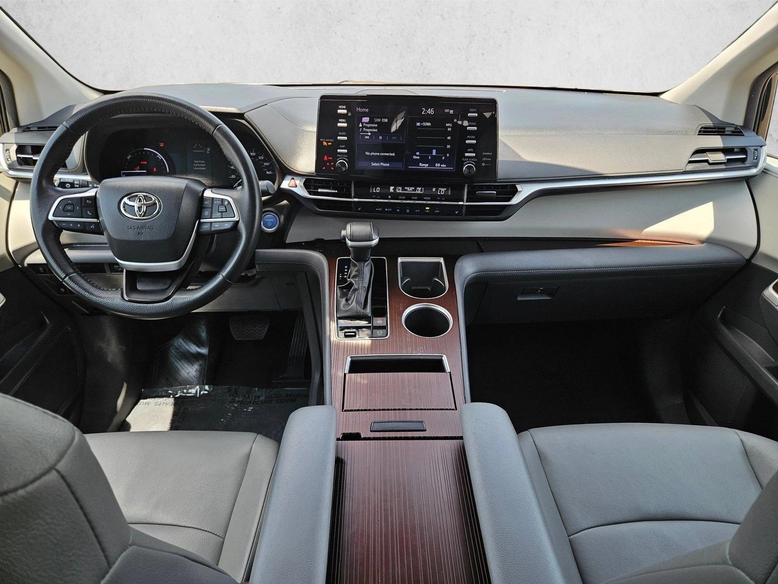 Thumbnail: 2023 Toyota Sienna - 3