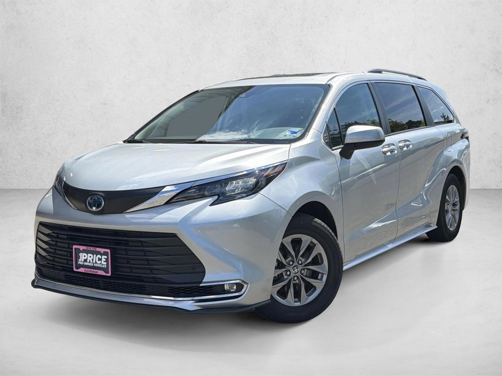 Thumbnail: 2024 Toyota Sienna - 1