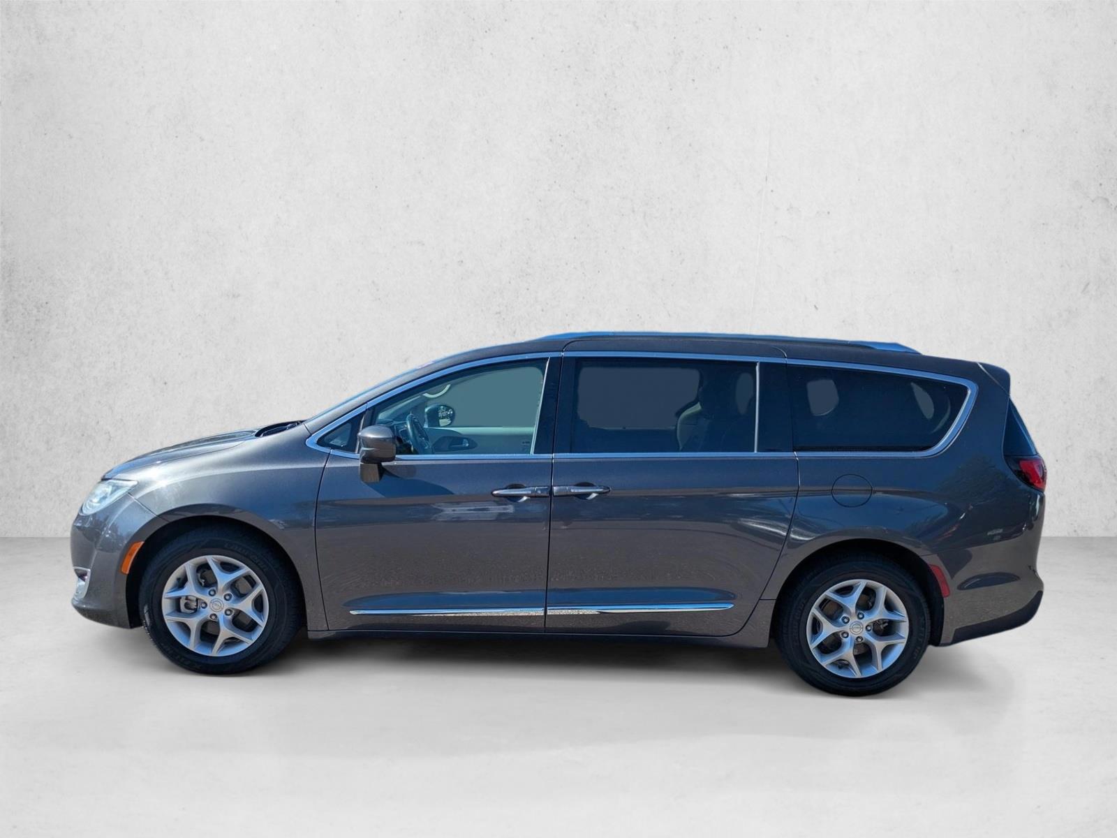Thumbnail: 2019 Chrysler Pacifica - 2