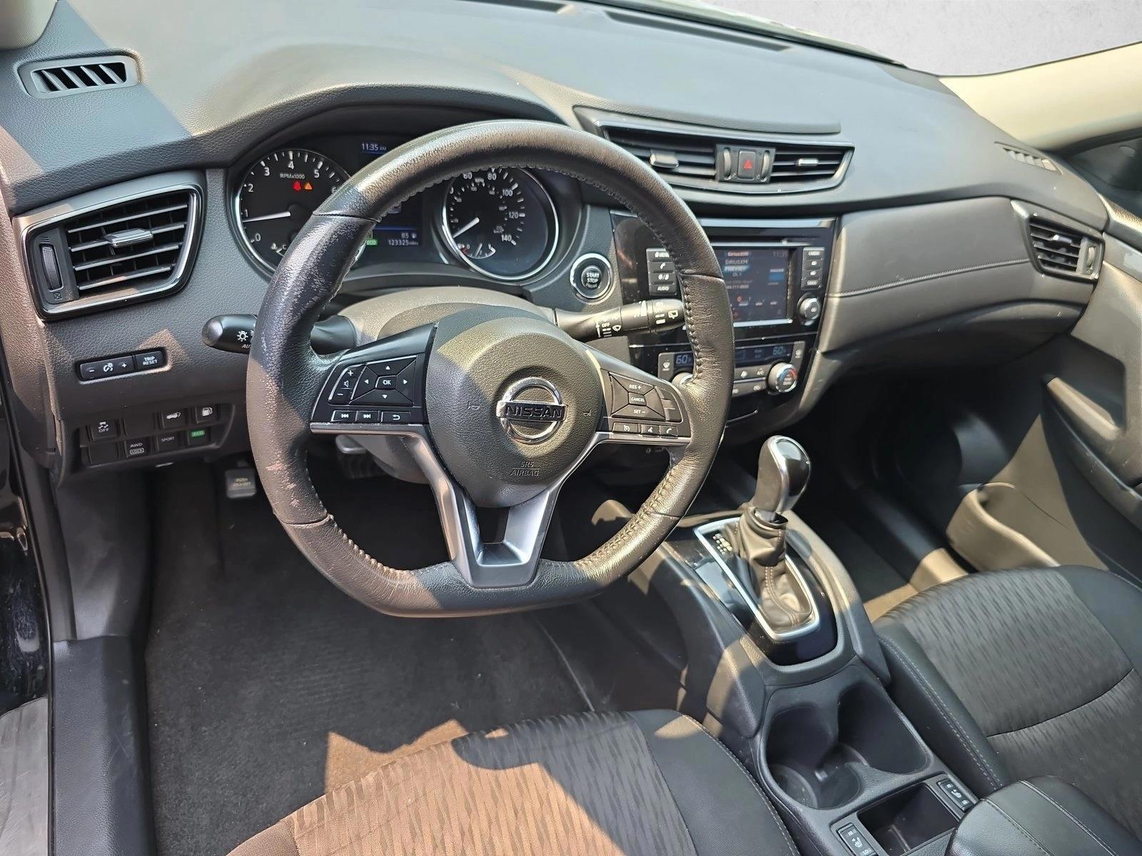 Thumbnail: 2018 Nissan Rogue - 4