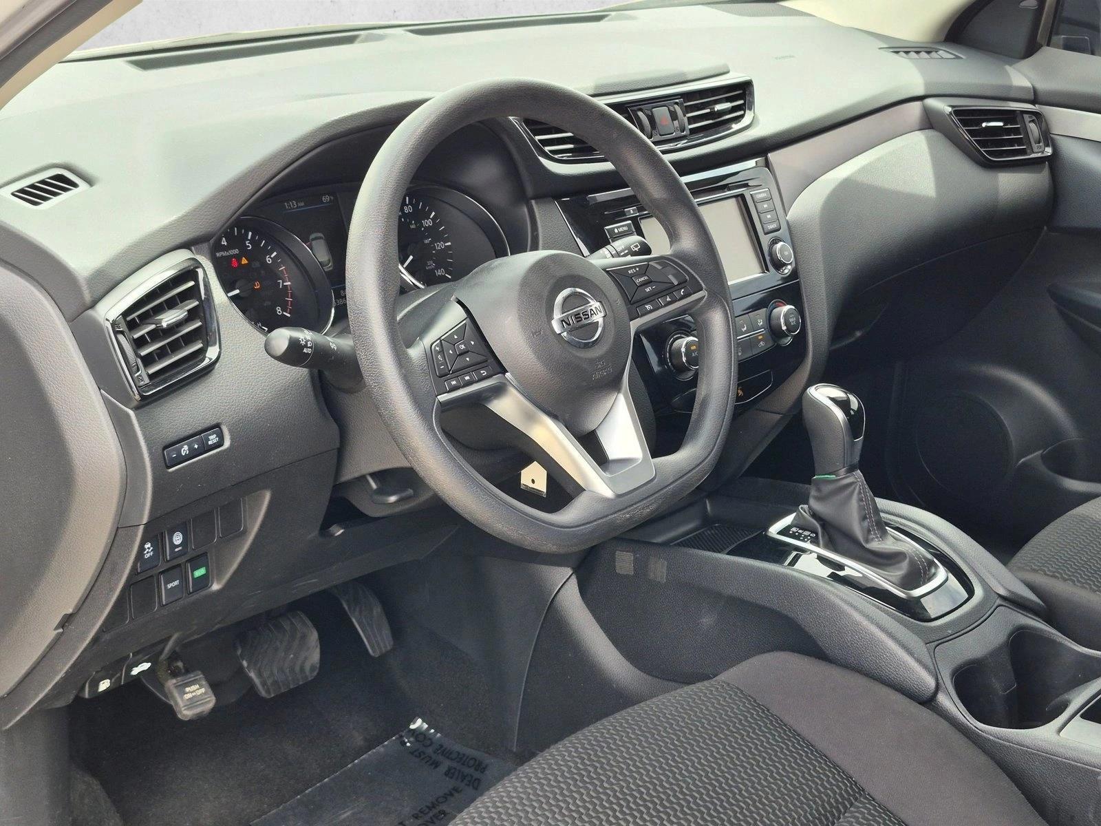 Thumbnail: 2022 Nissan Rogue Sport - 3