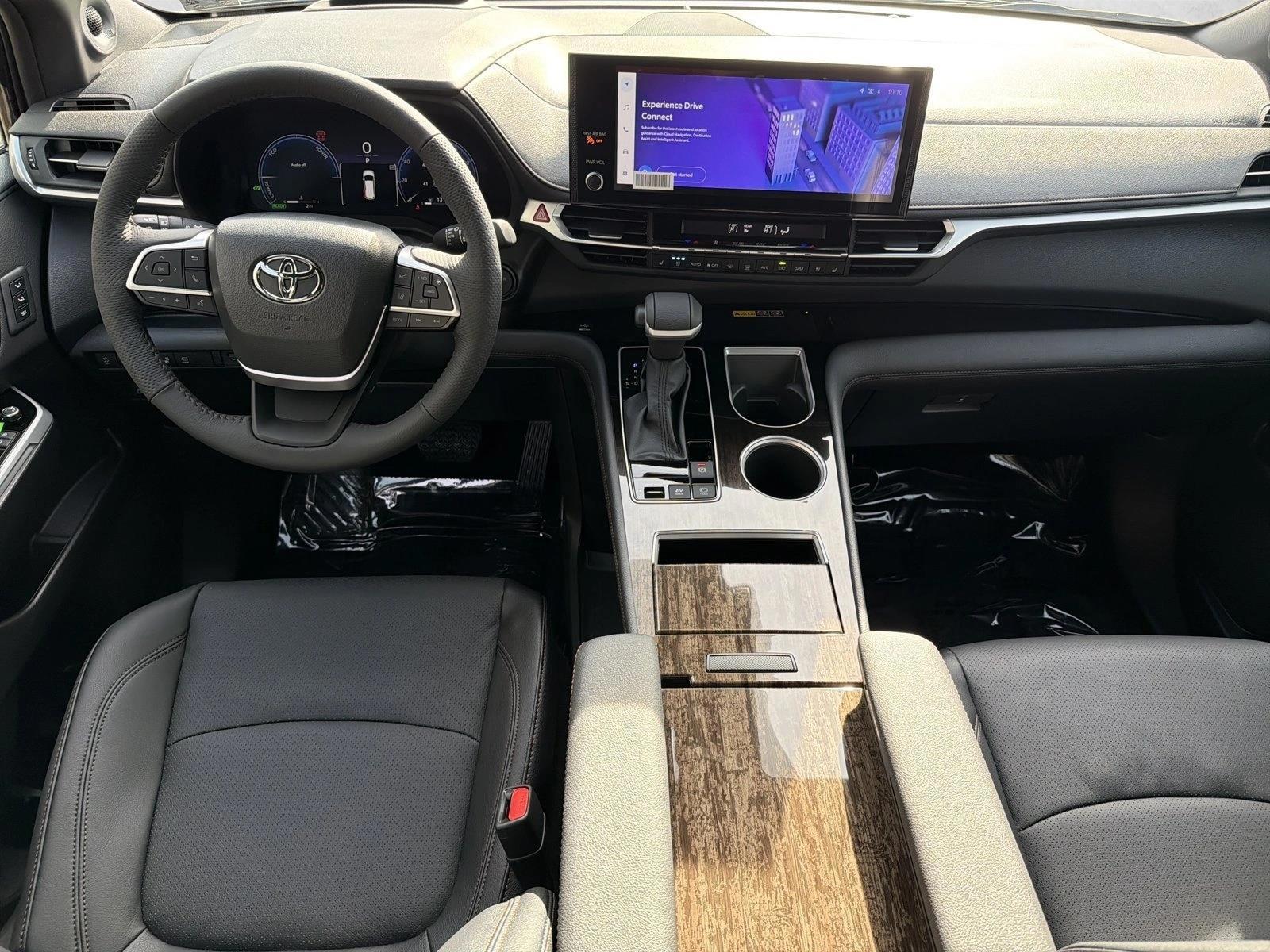 Thumbnail: 2026 Toyota Sienna - 3