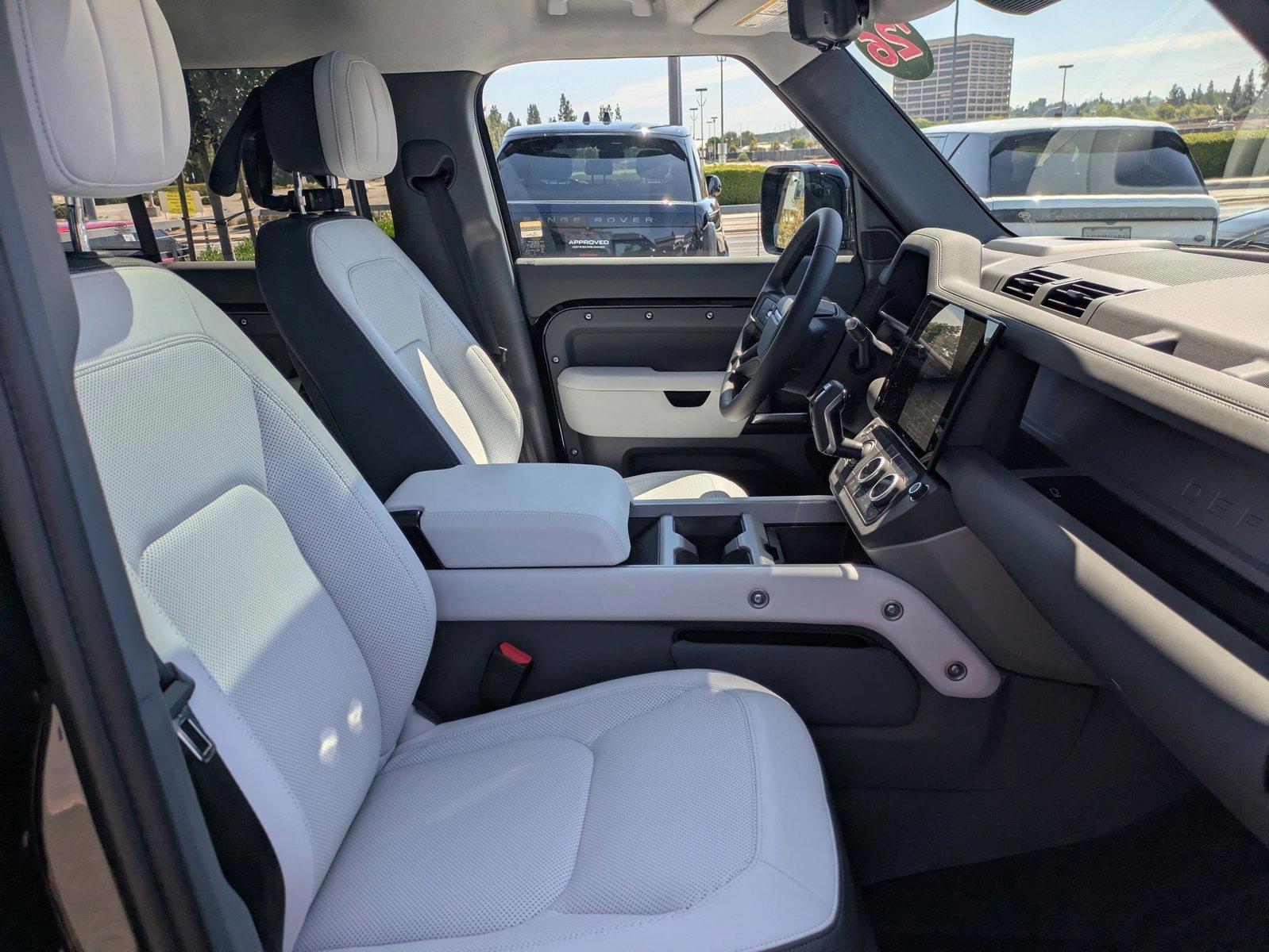 2026 Land Rover Defender X - Photo 22