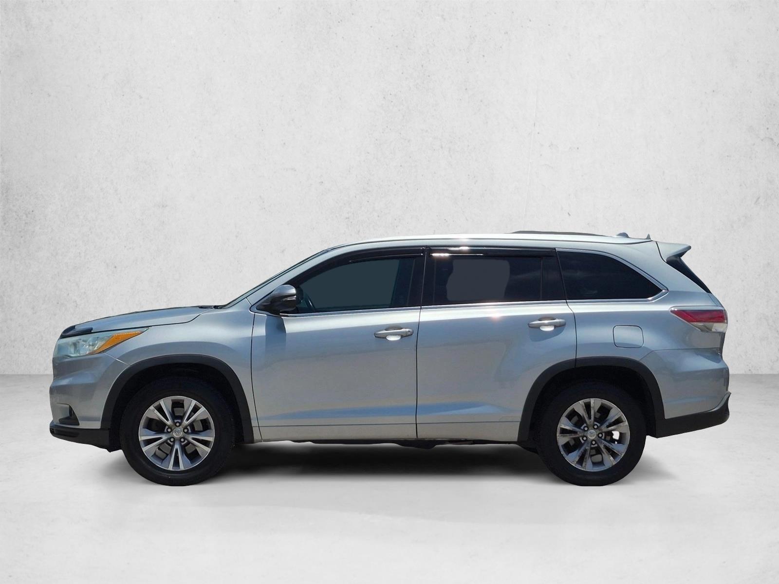 Thumbnail: 2015 Toyota Highlander - 2