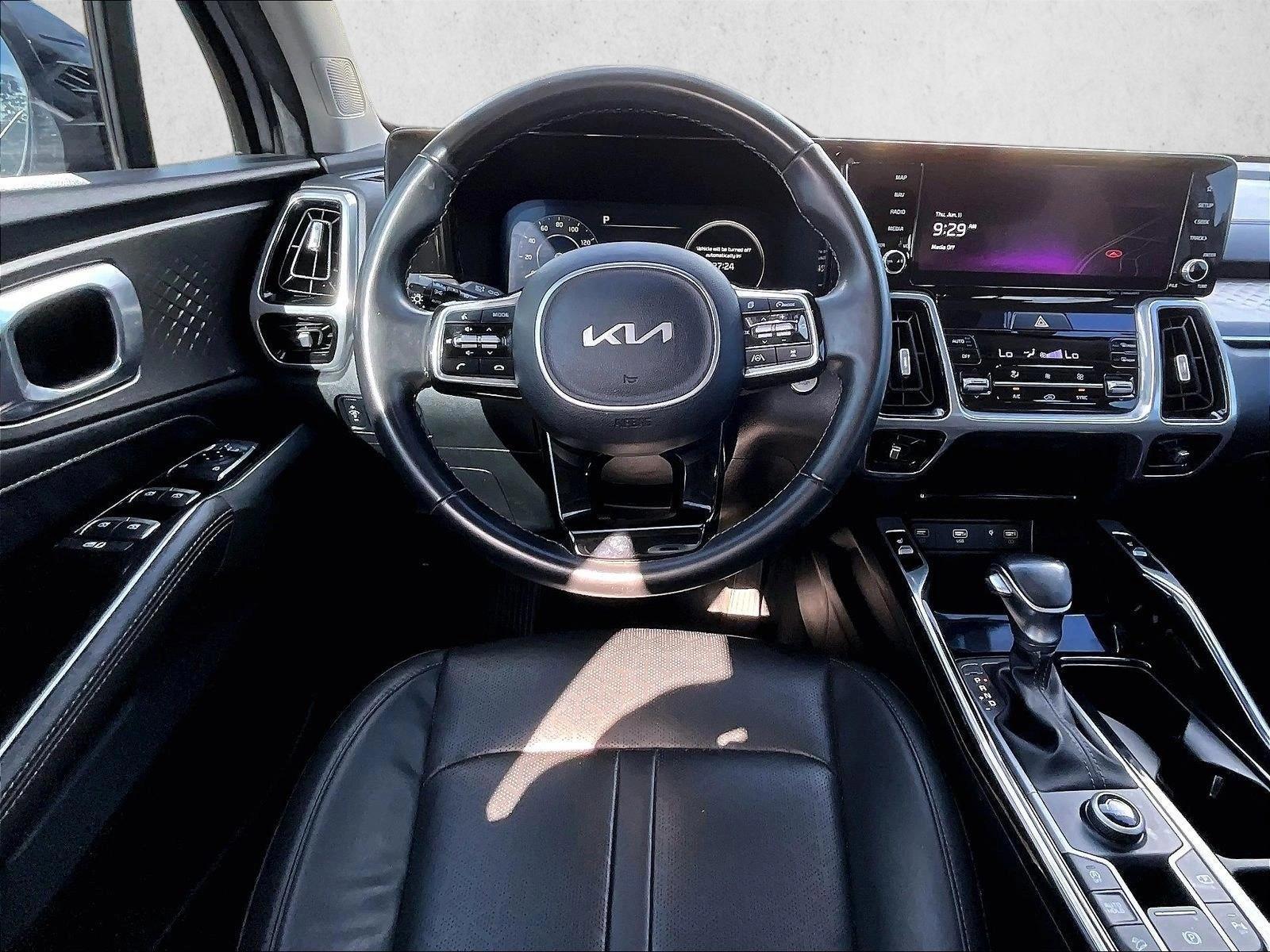Thumbnail: 2023 Kia Sorento - 3