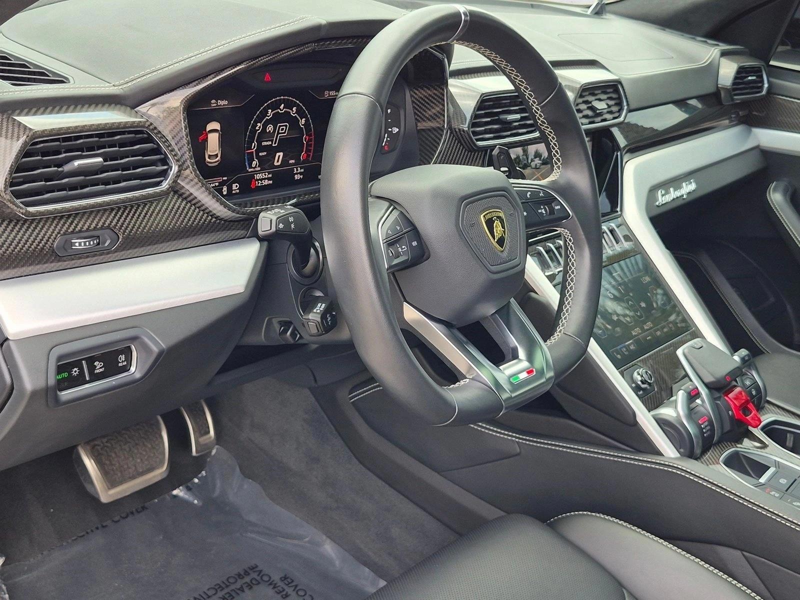 Thumbnail: 2022 Lamborghini Urus - 3