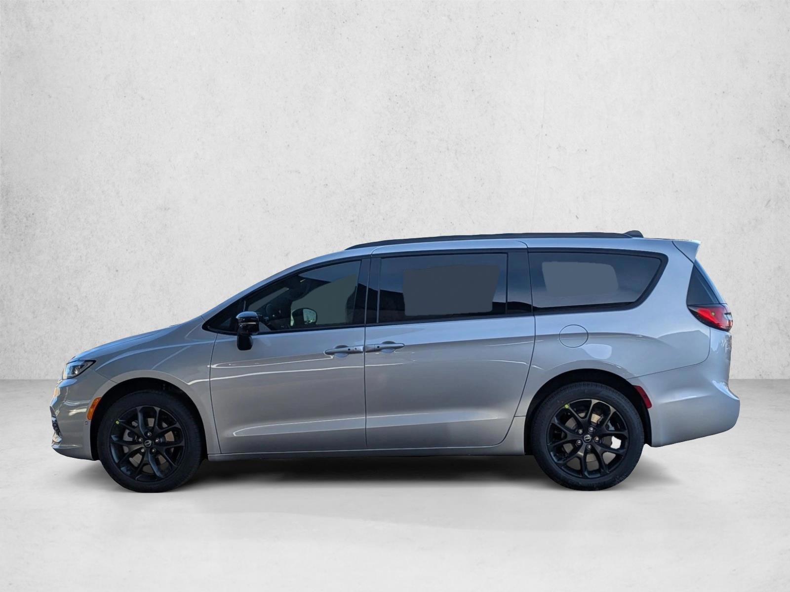Thumbnail: 2026 Chrysler Pacifica - 2