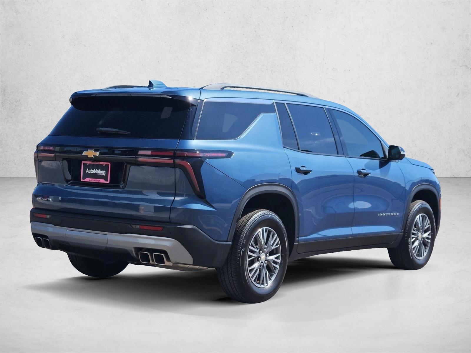 2025 Chevrolet Traverse LT - Photo 8
