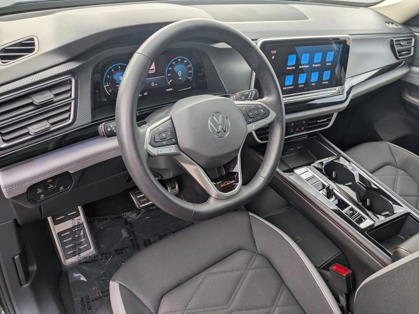Thumbnail: 2024 Volkswagen Atlas - 3