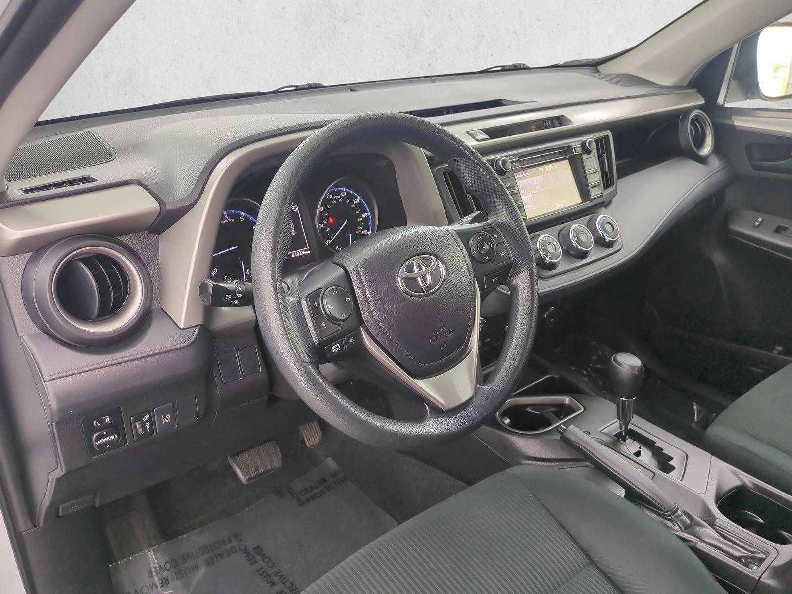 Thumbnail: 2018 Toyota RAV4 - 3