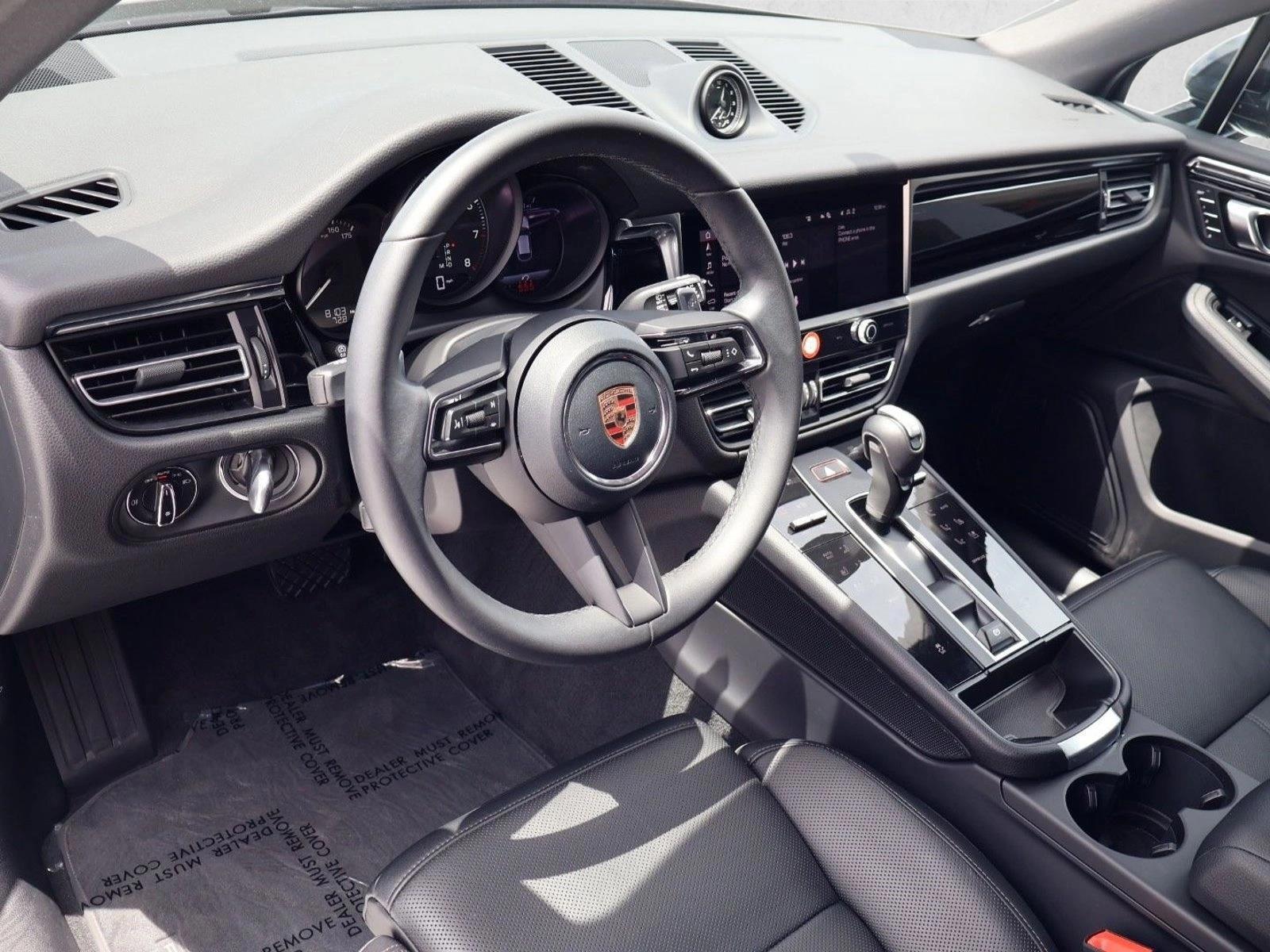 Thumbnail: 2026 Porsche Macan - 3