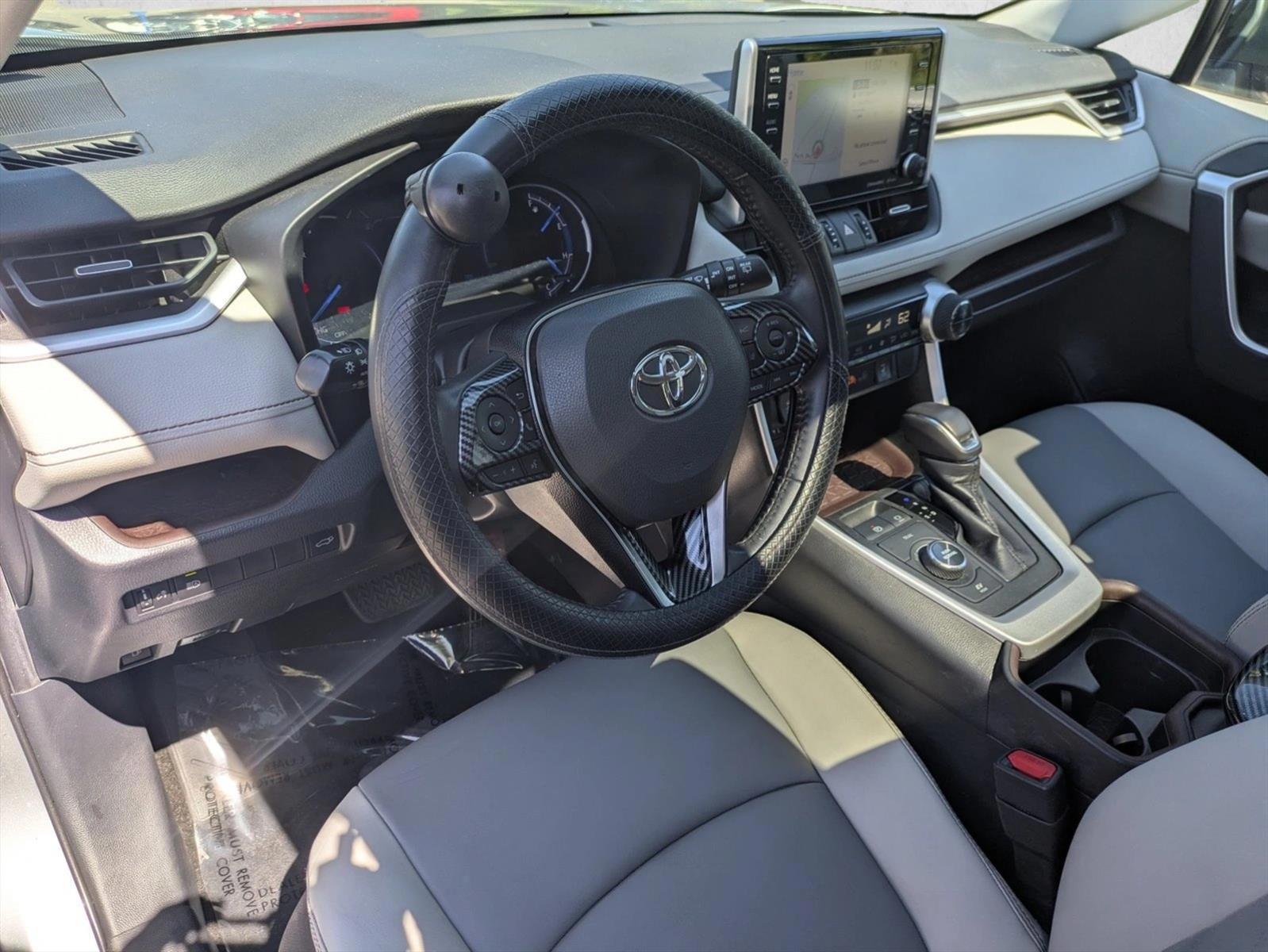 Thumbnail: 2019 Toyota RAV4 - 3
