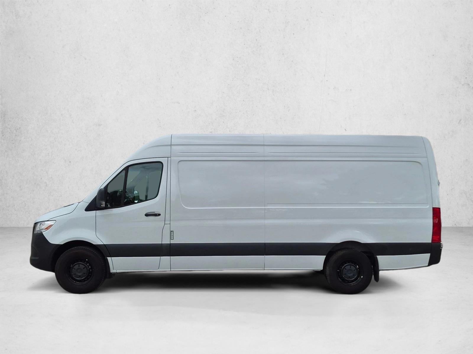 Thumbnail: 2025 Mercedes-Benz Sprinter - 2