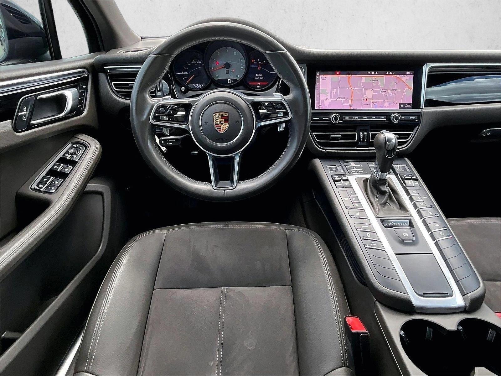 Thumbnail: 2020 Porsche Macan - 3