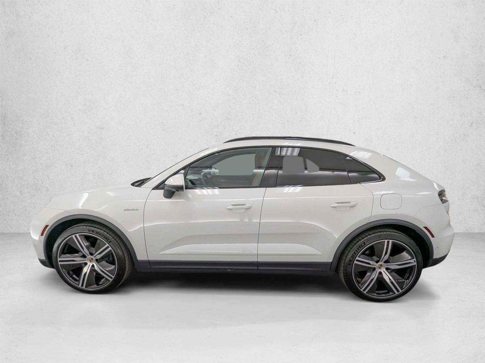 Thumbnail: 2025 Porsche Macan - 2