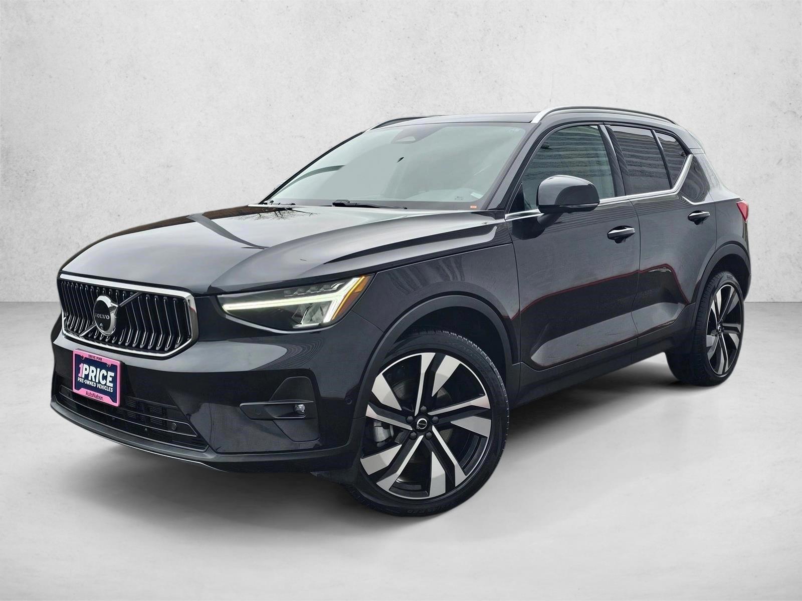 Thumbnail: 2025 Volvo XC40 - 1