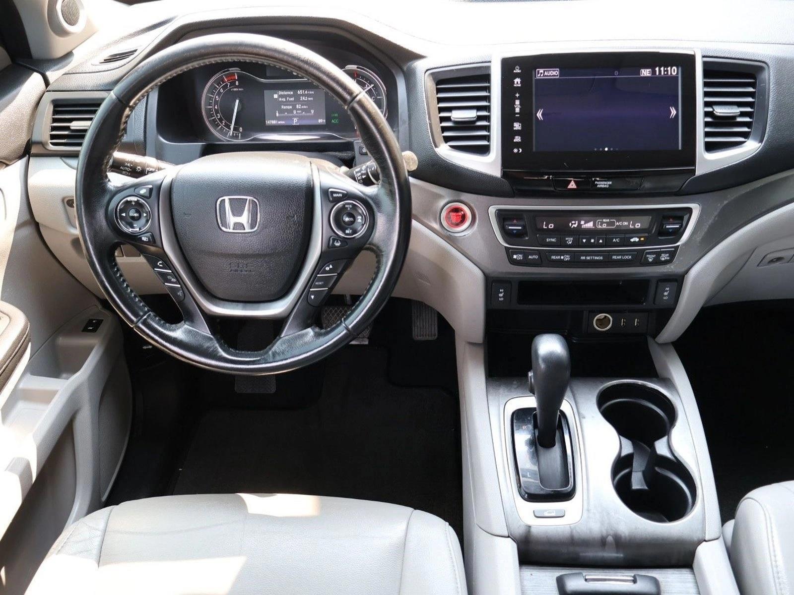 Thumbnail: 2017 Honda Pilot - 4