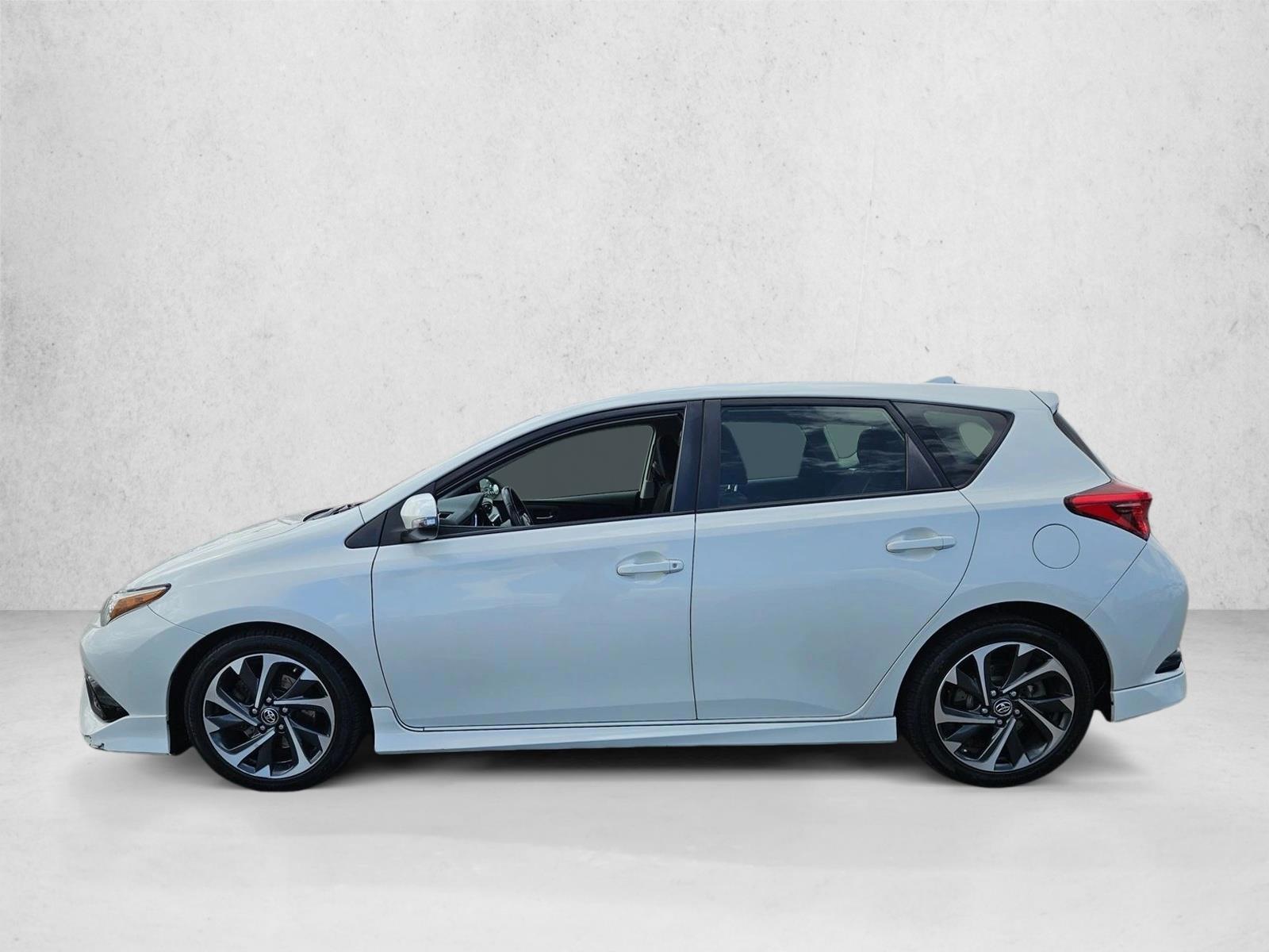 Thumbnail: 2017 Toyota Corolla iM - 2
