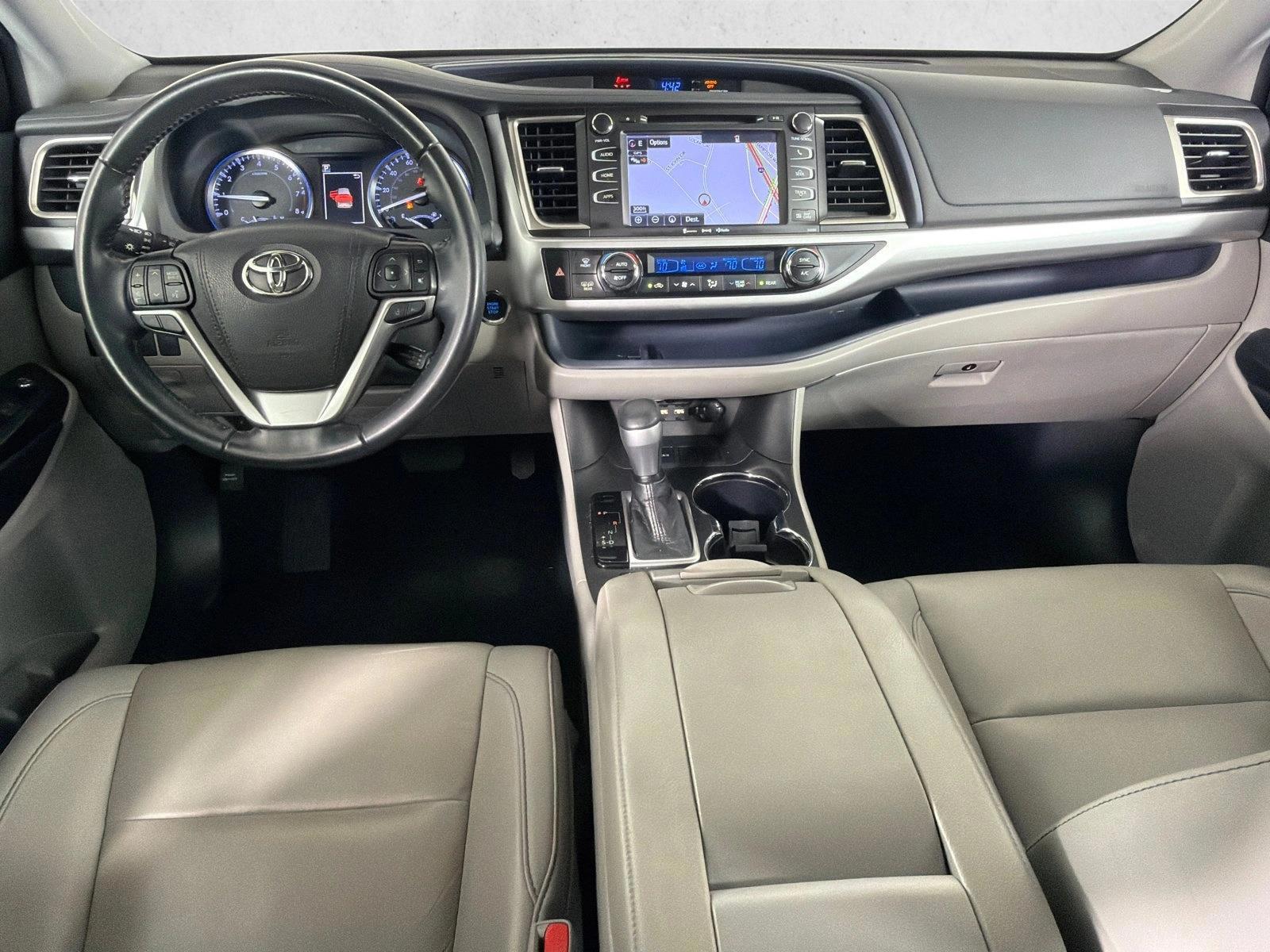 Thumbnail: 2019 Toyota Highlander - 3