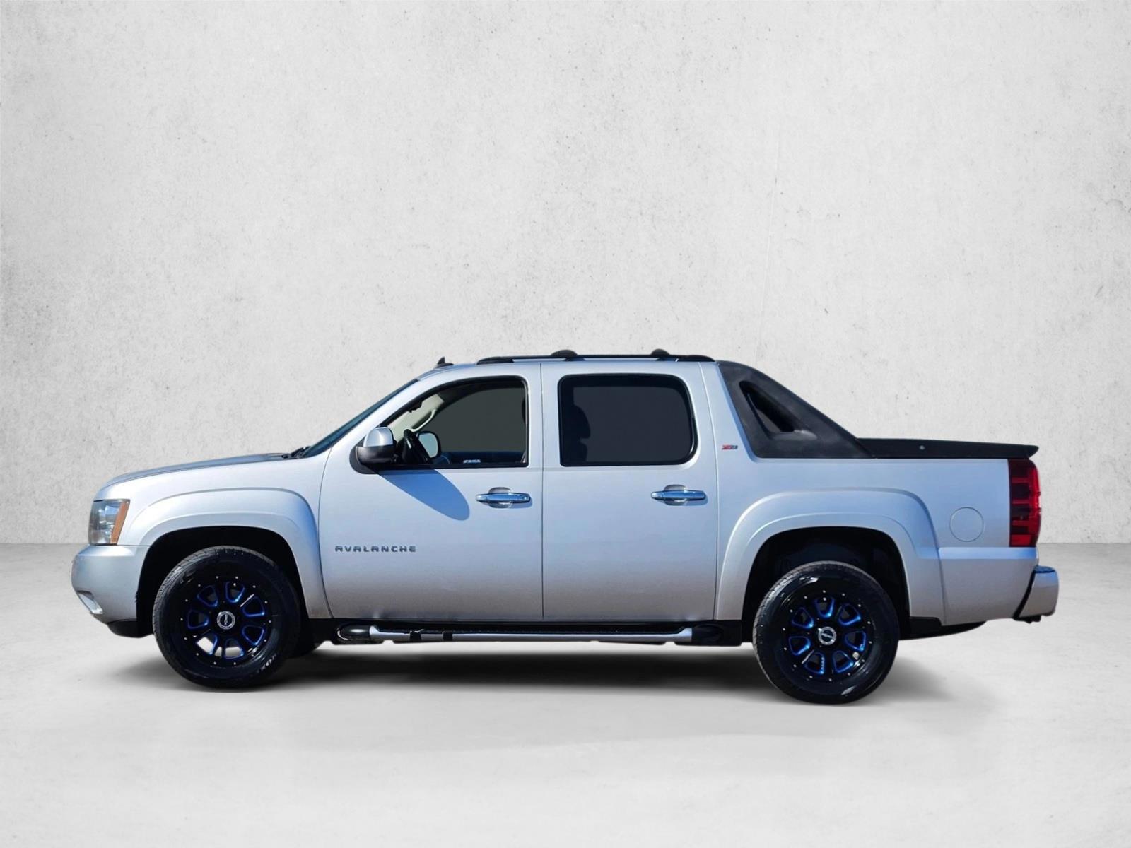 Thumbnail: 2011 Chevrolet Avalanche 1500 - 2