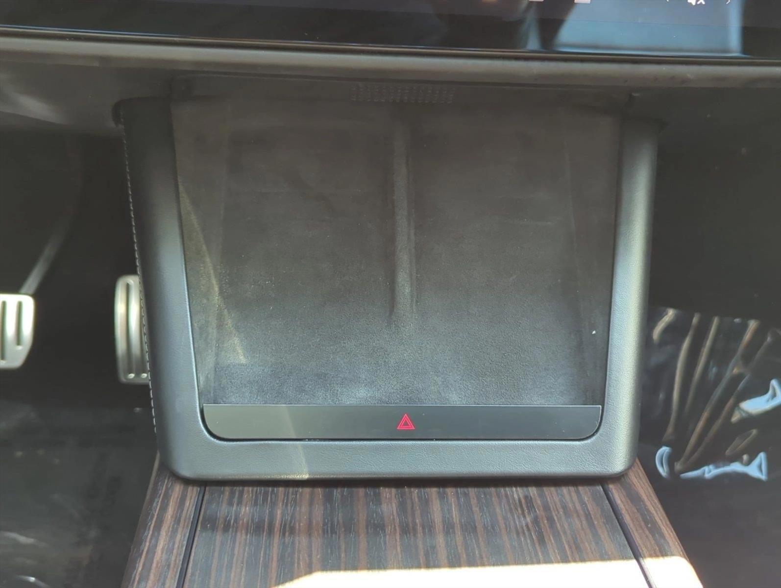 2024 Tesla Model X Long Range - Photo 18