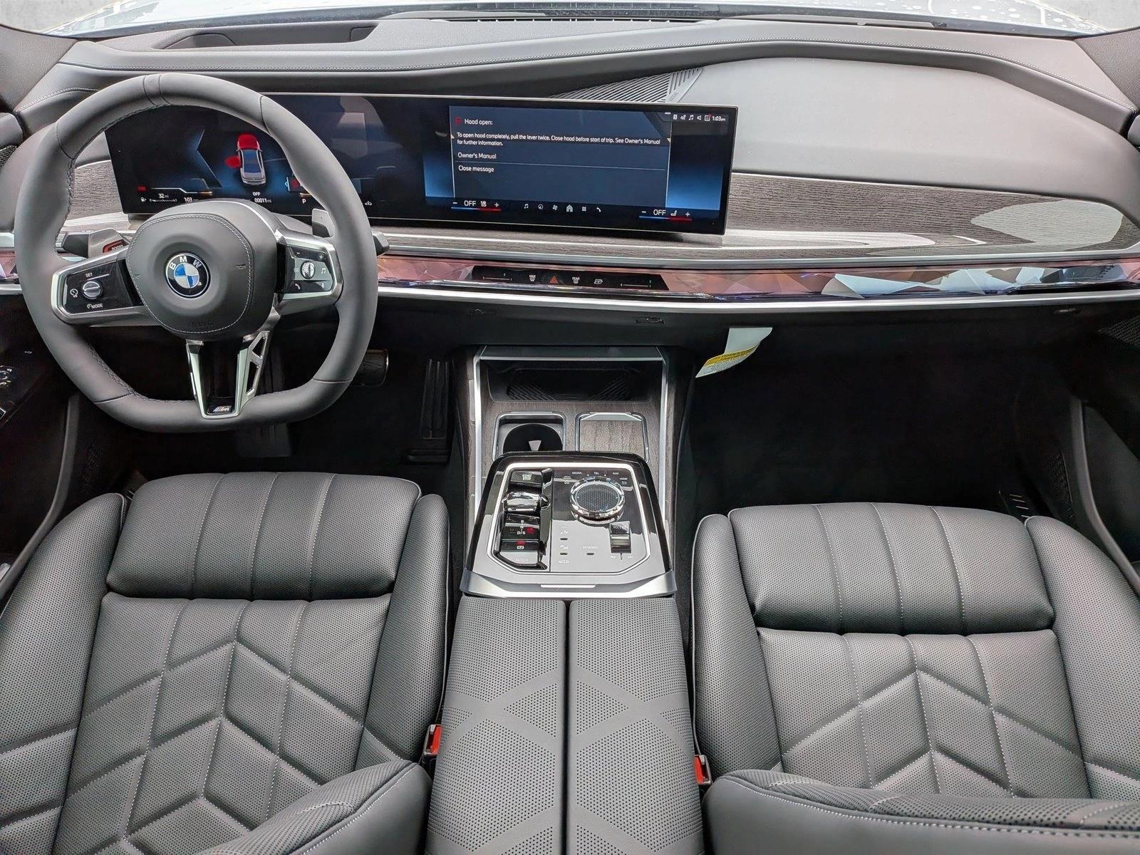 Thumbnail: 2026 BMW 7 Series - 4