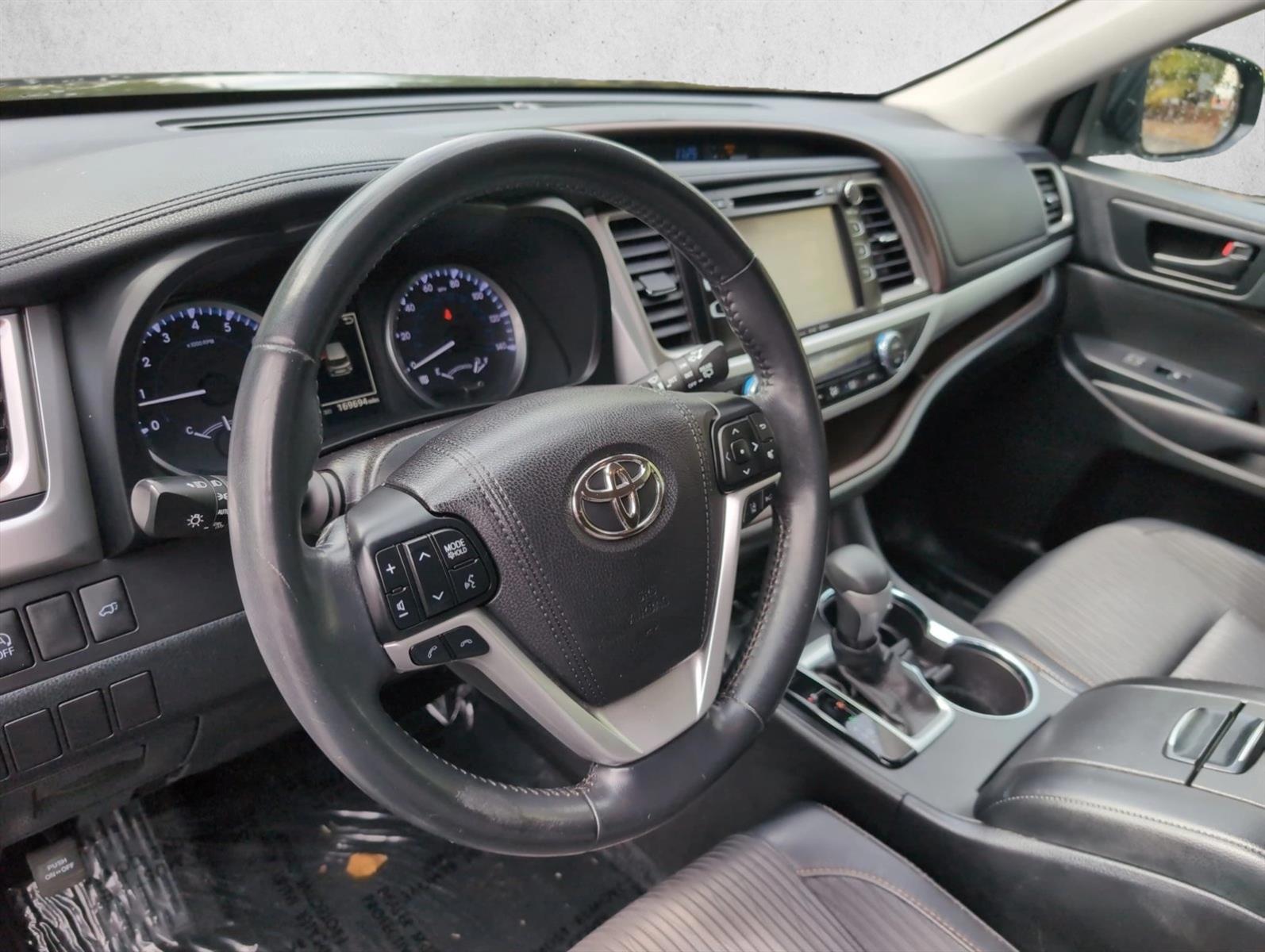 Thumbnail: 2017 Toyota Highlander - 3