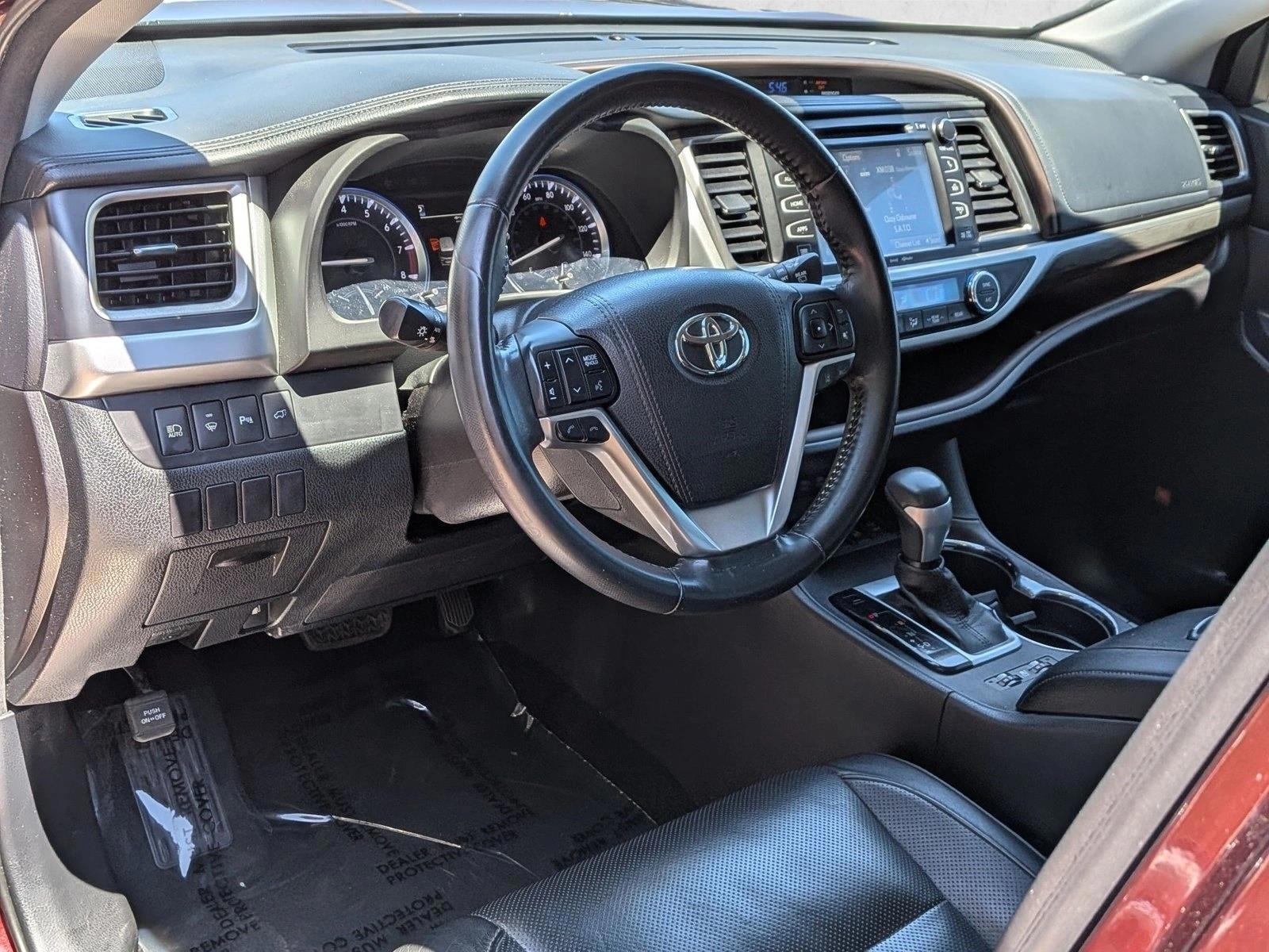 Thumbnail: 2017 Toyota Highlander - 3