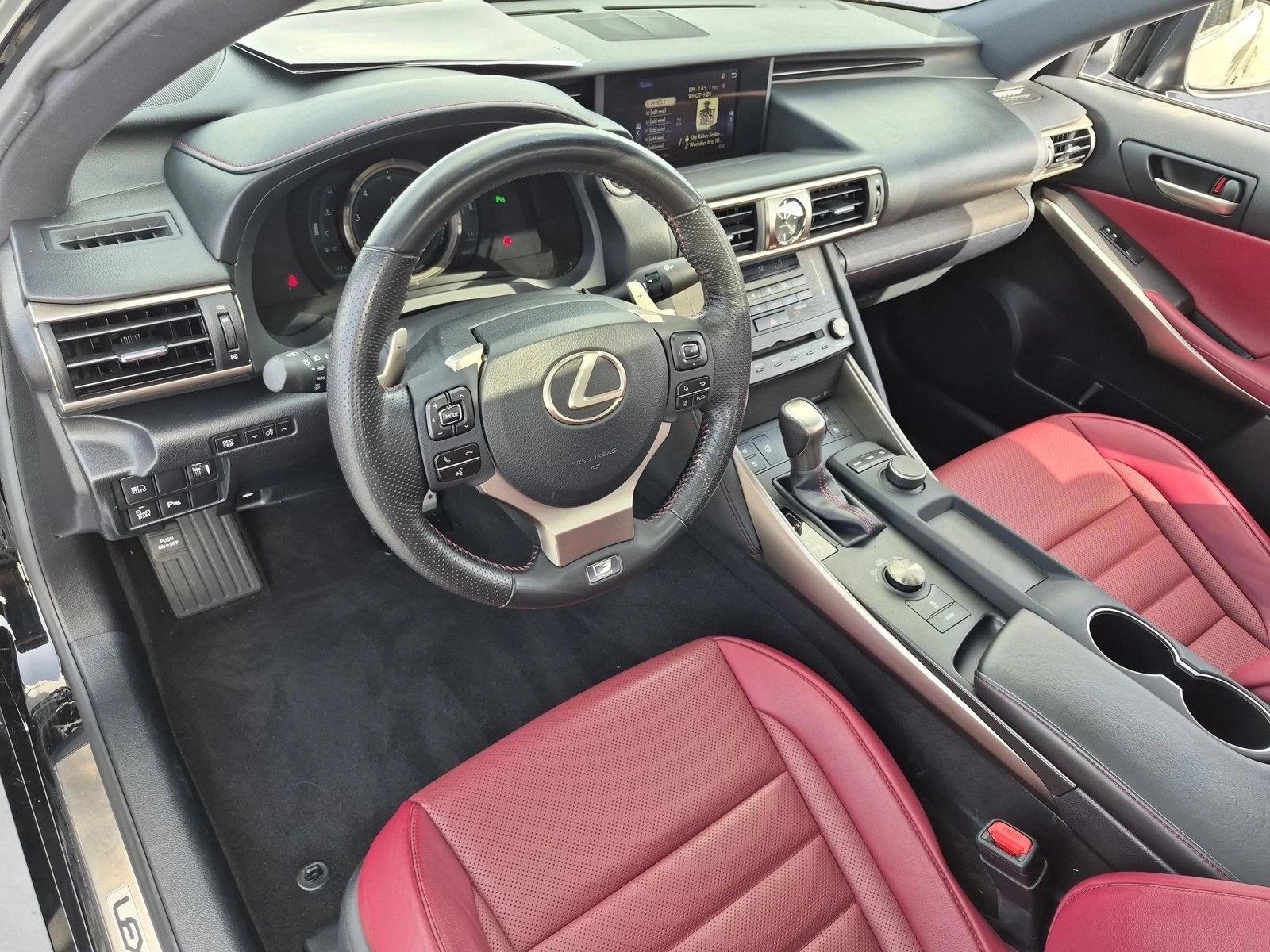 Thumbnail: 2019 Lexus IS - 3