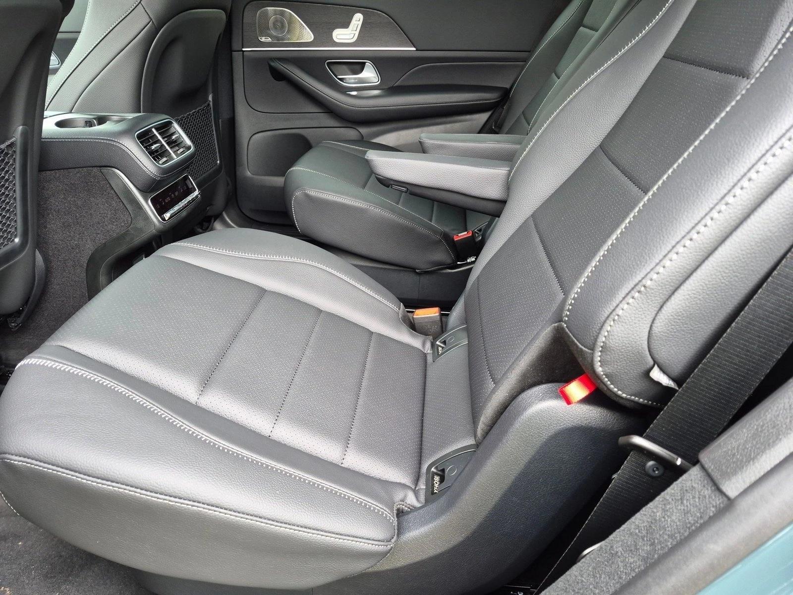 Thumbnail: 2027 Mercedes-Benz GLS - 4