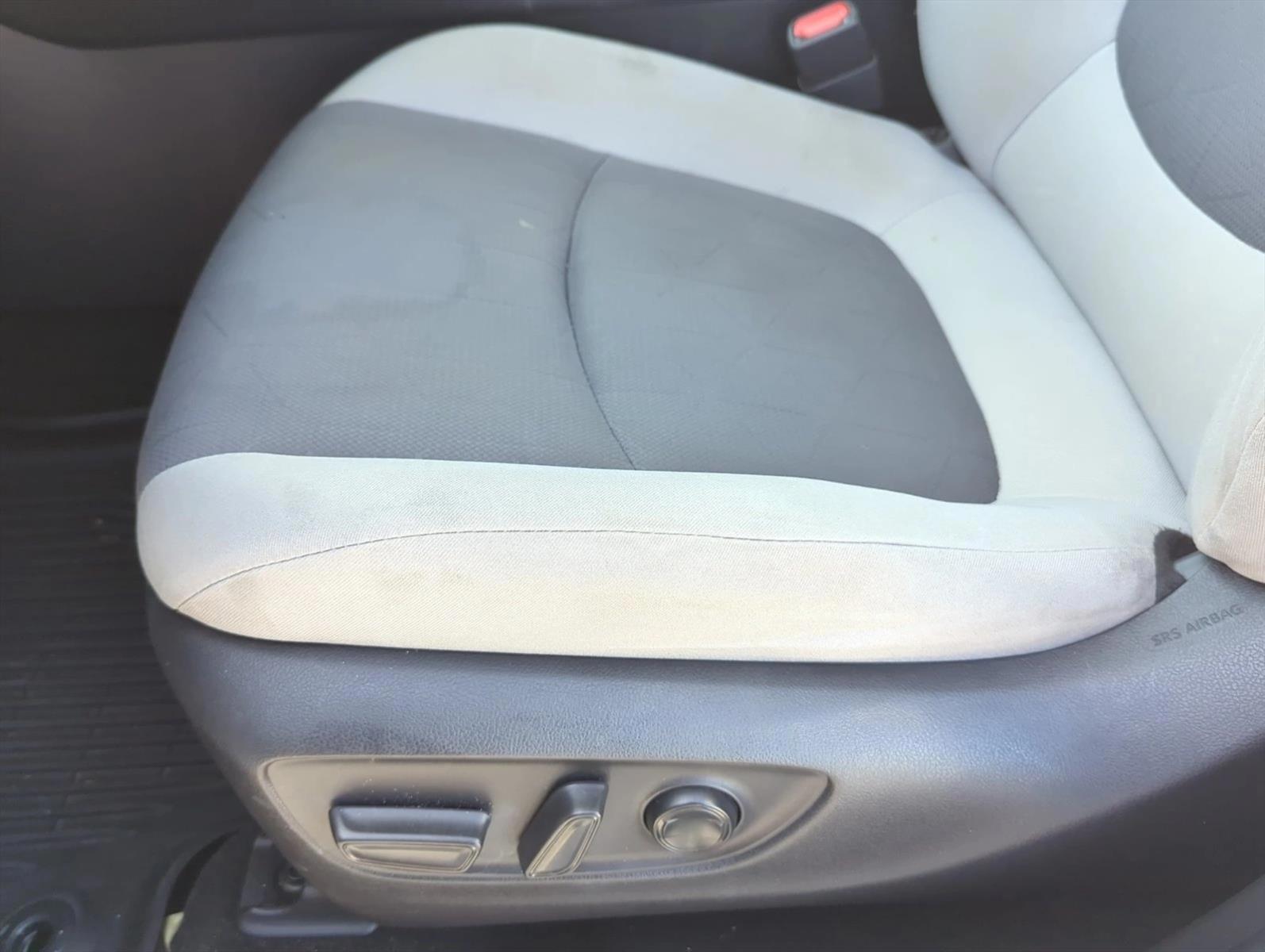 Thumbnail: 2019 Toyota RAV4 - 3