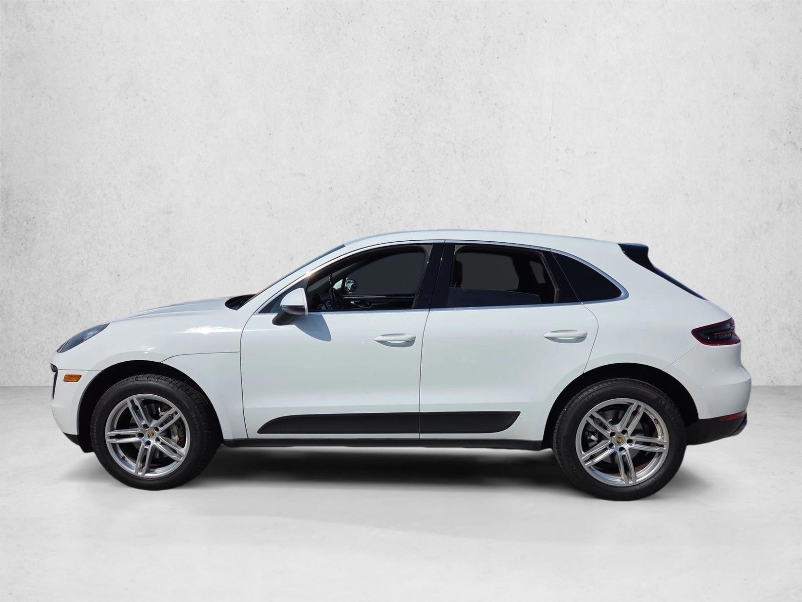 Thumbnail: 2016 Porsche Macan - 2