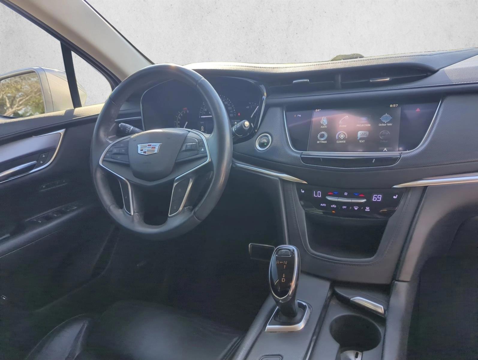 Thumbnail: 2017 Cadillac XT5 - 3