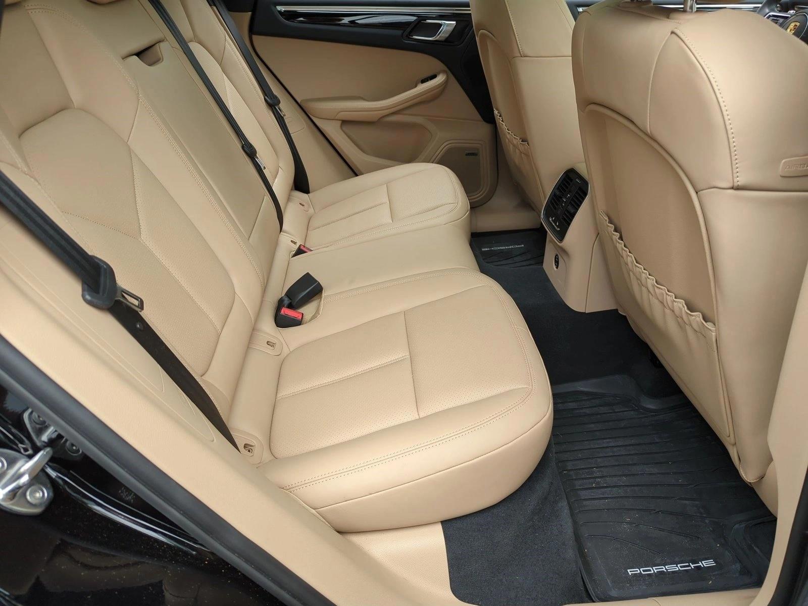 2025 Porsche Macan T - Photo 20