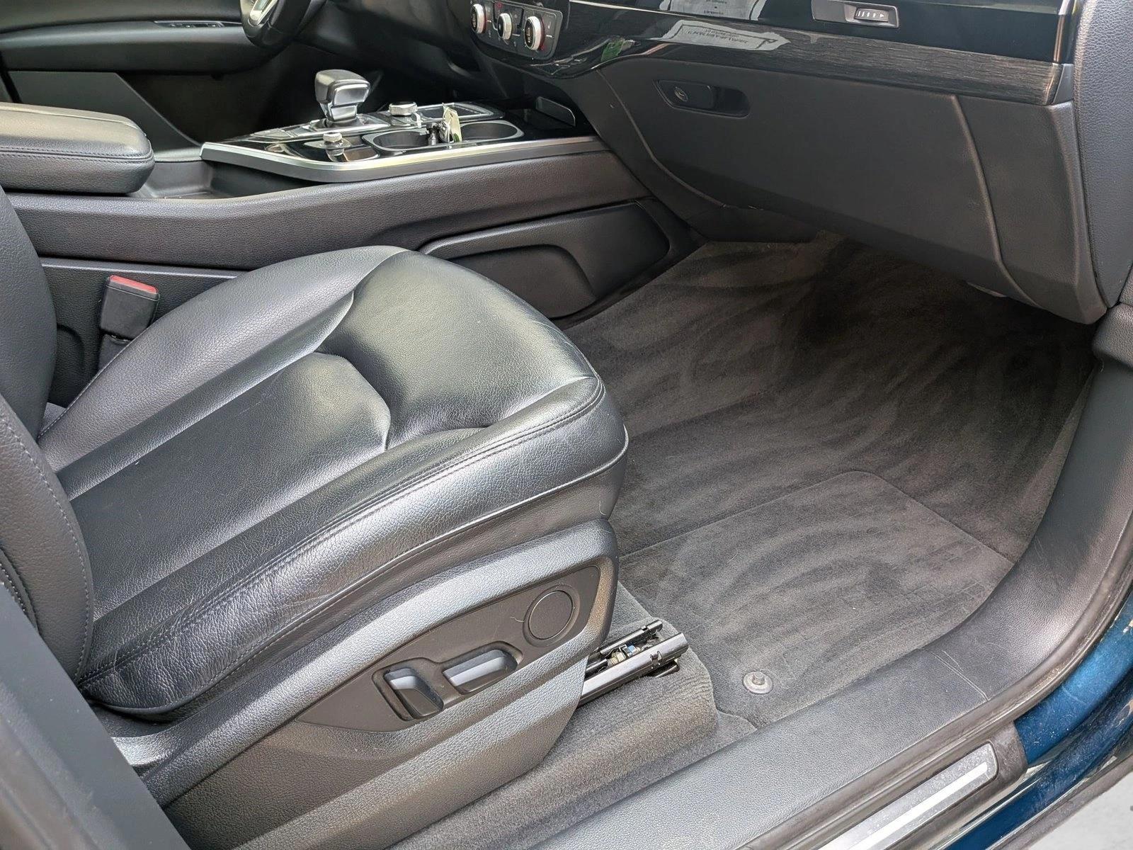 Thumbnail: 2019 Audi Q7 - 3