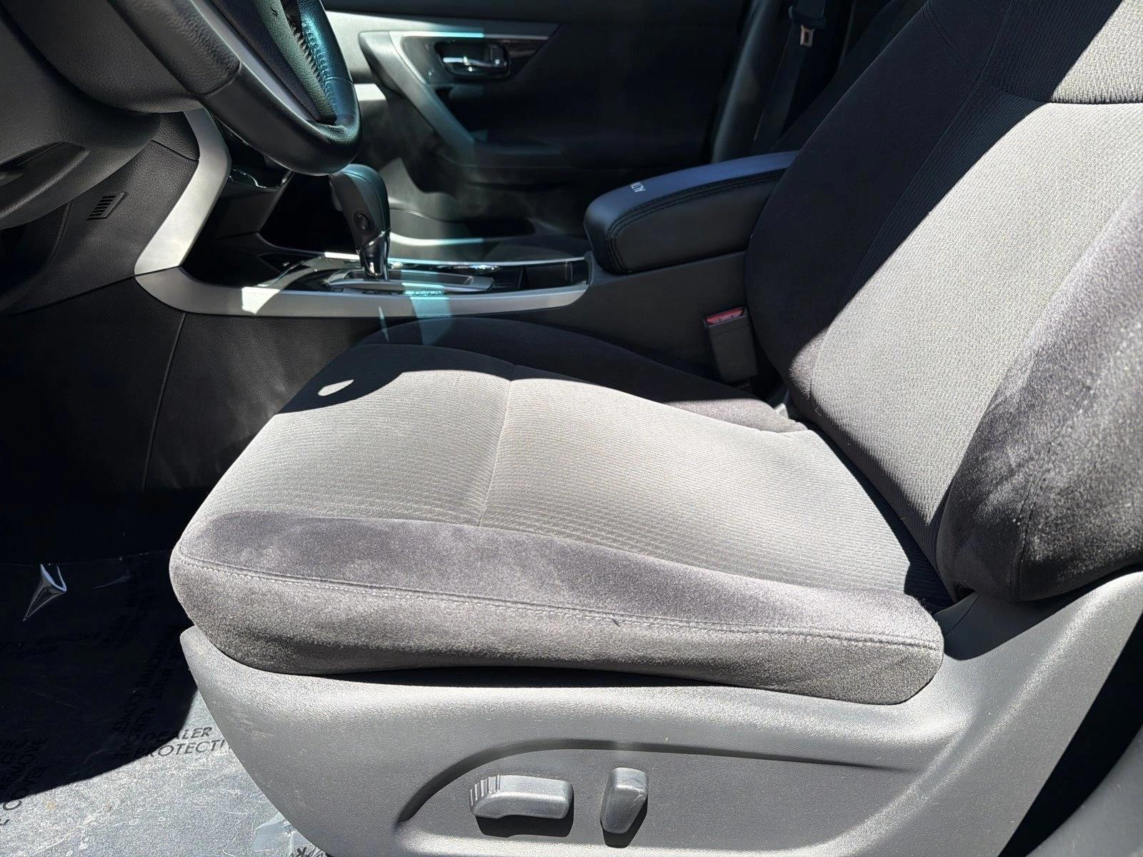 Thumbnail: 2013 Nissan Altima - 4