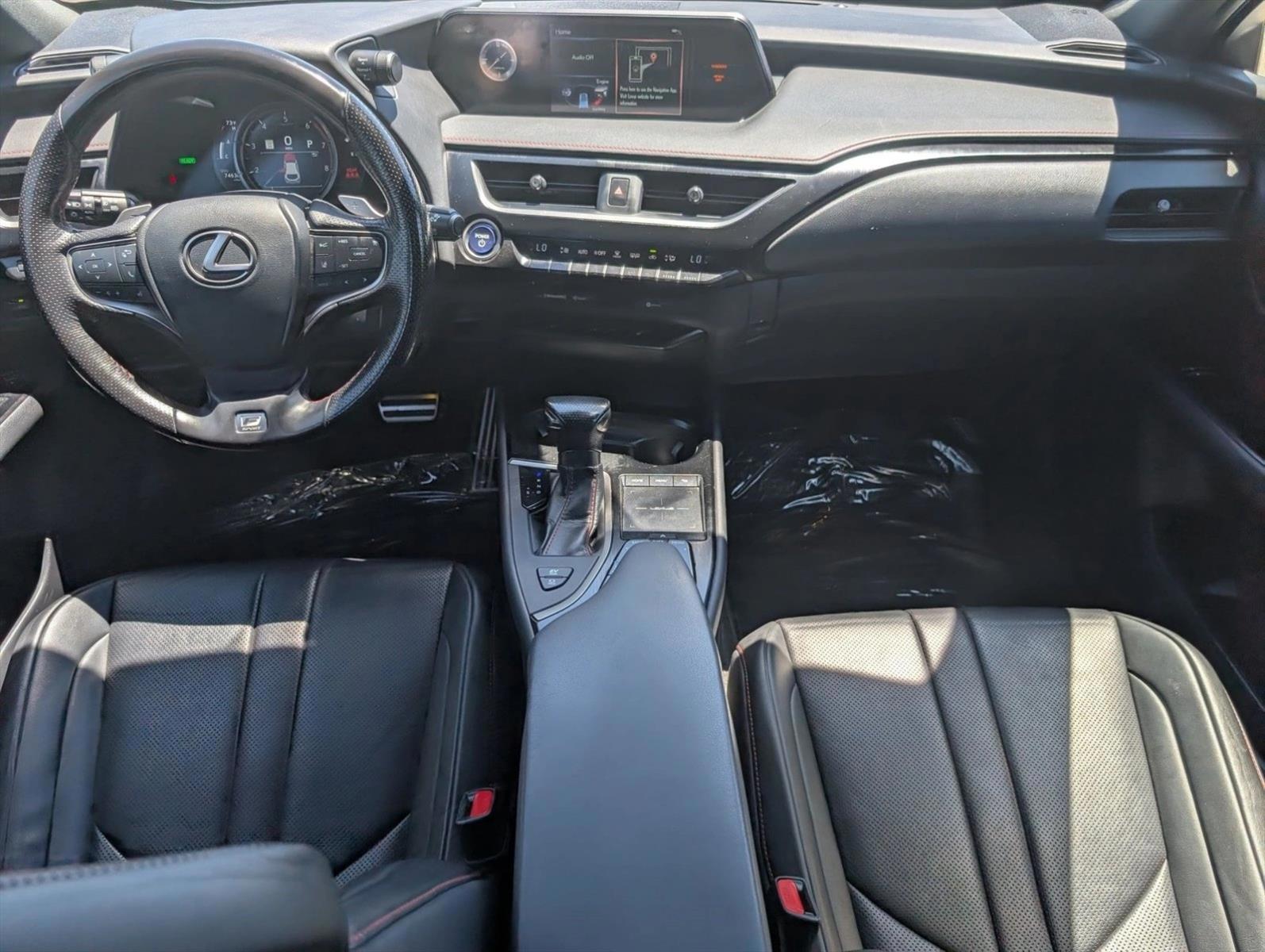 Thumbnail: 2019 Lexus UX - 3