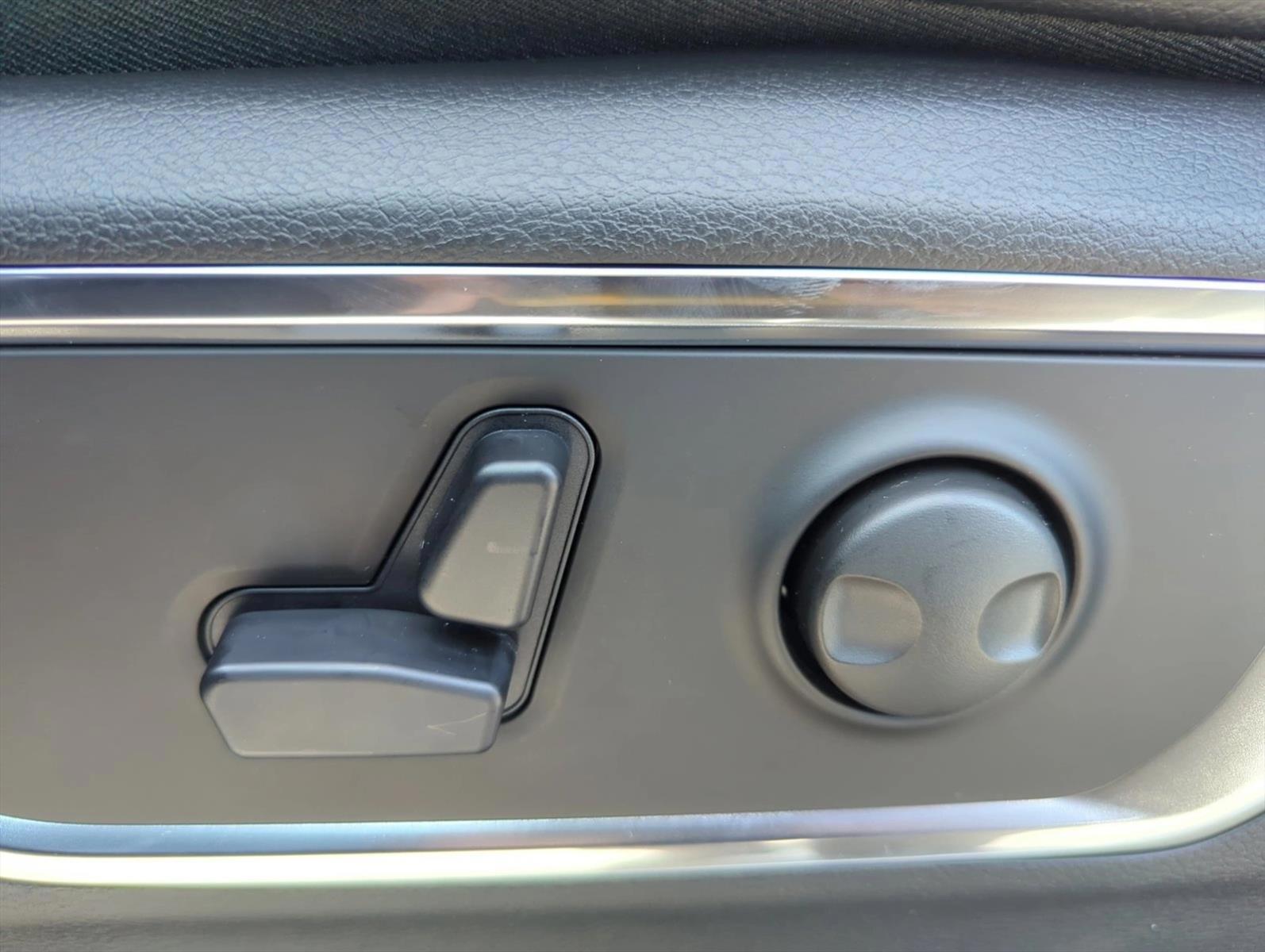 Thumbnail: 2026 RAM 1500 - 4