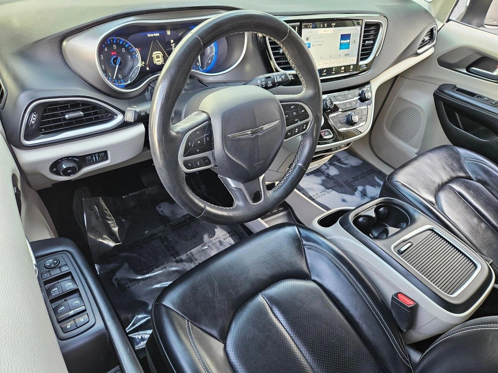 Thumbnail: 2023 Chrysler Pacifica - 2