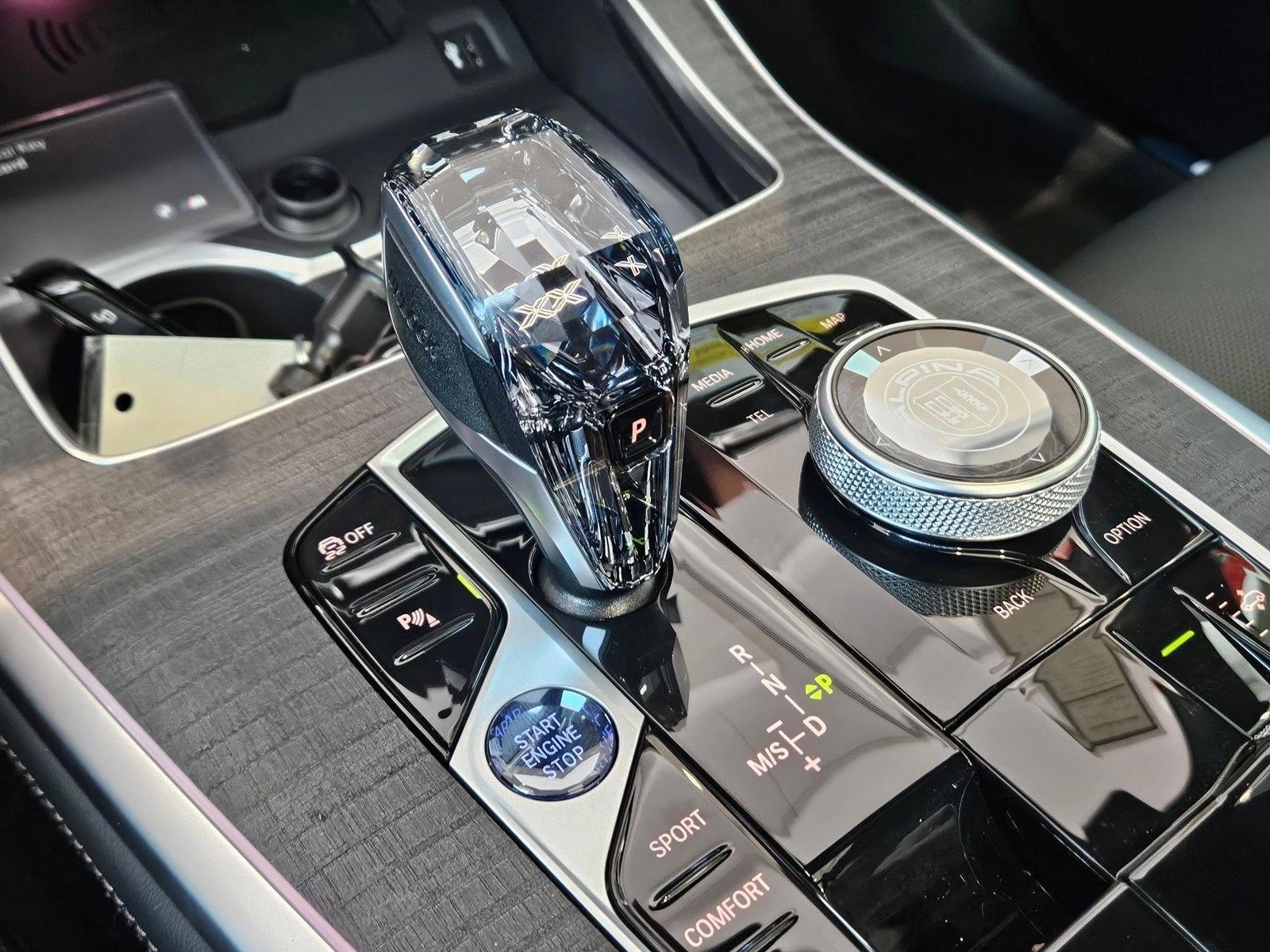 Thumbnail: 2026 BMW X7 - 3
