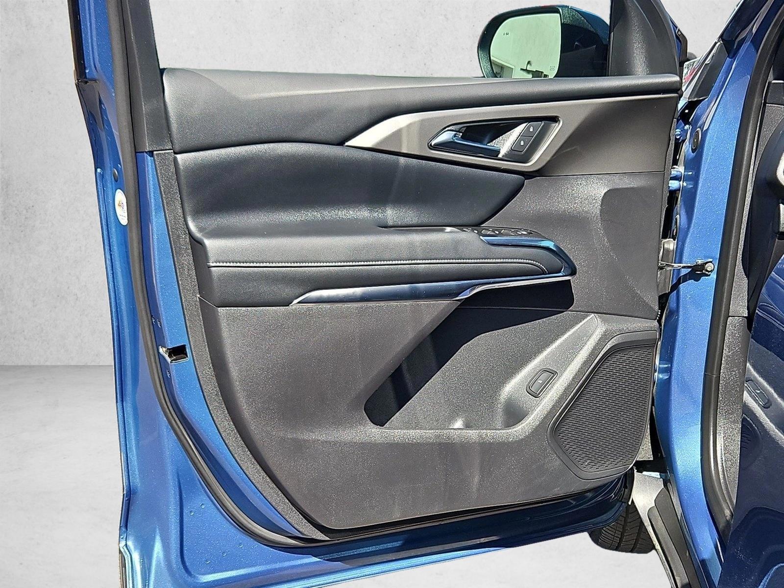 2025 Chevrolet Traverse LT - Photo 11