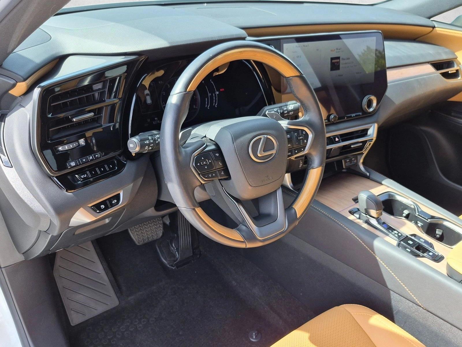 Thumbnail: 2024 Lexus RX - 3