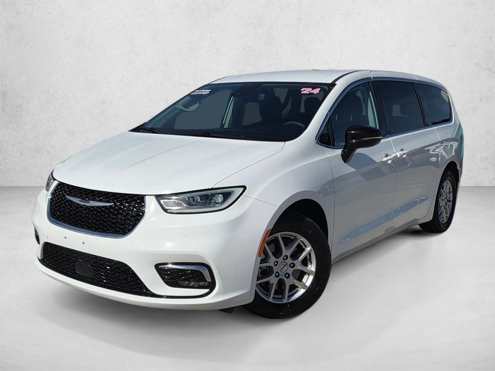 2024 Chrysler Pacifica Touring L's photo