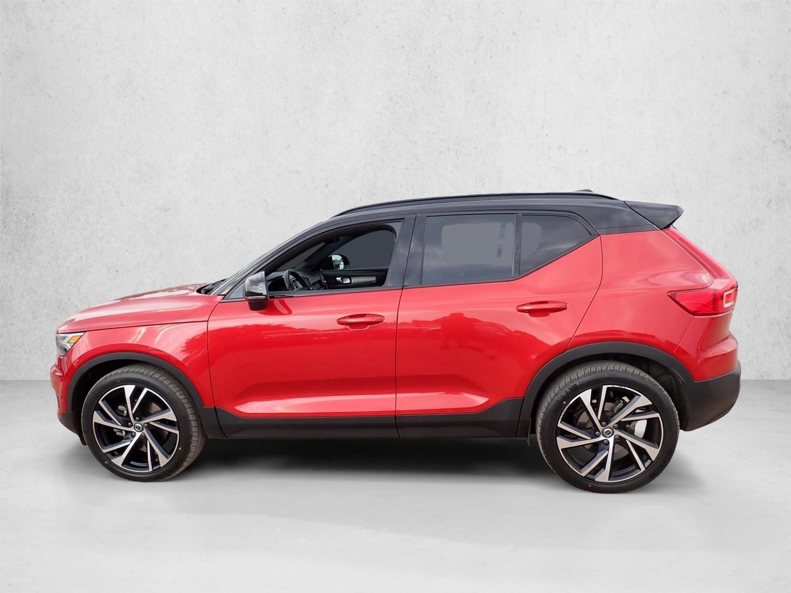 Thumbnail: 2021 Volvo XC40 - 2