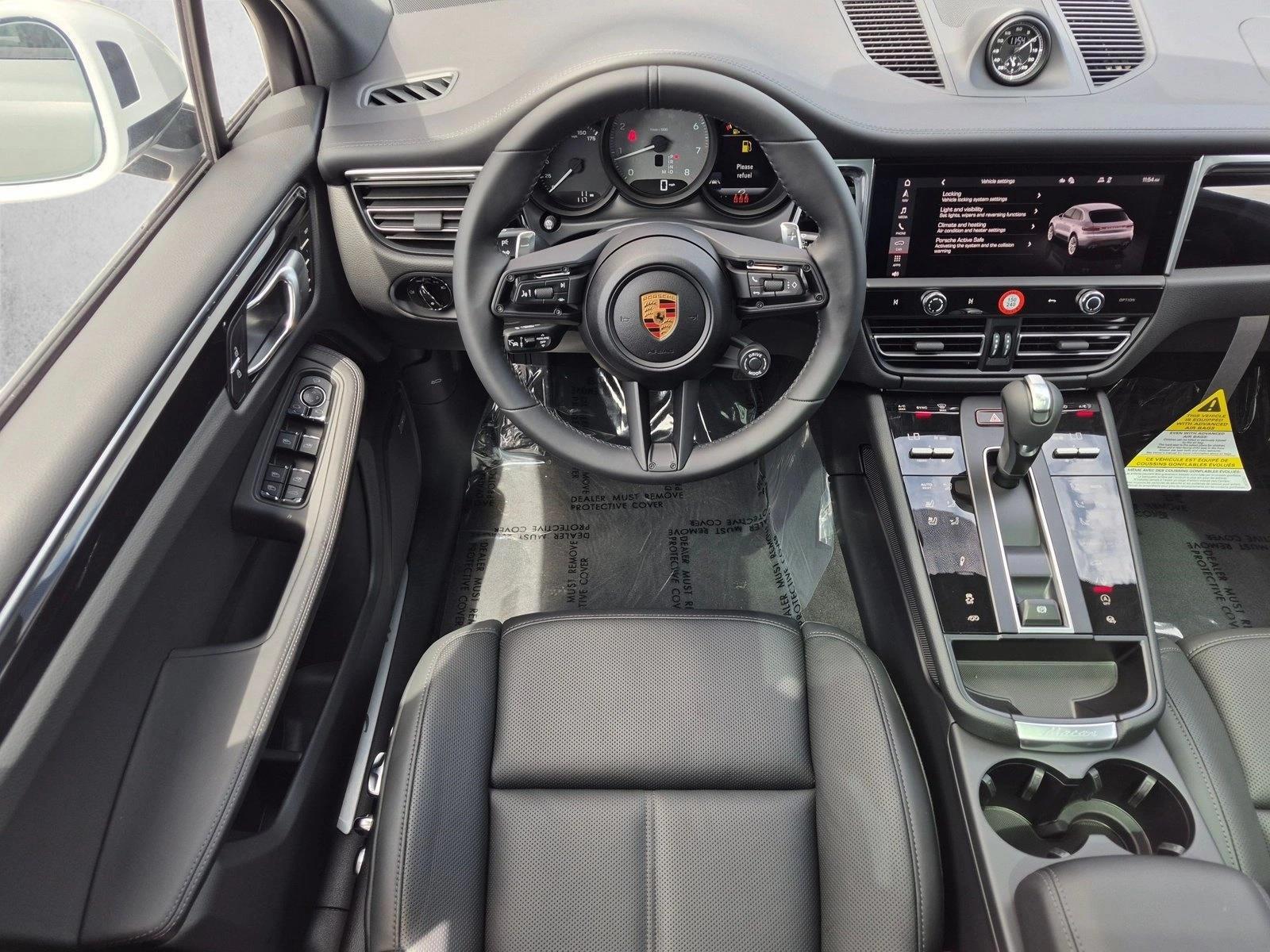Thumbnail: 2026 Porsche Macan - 4