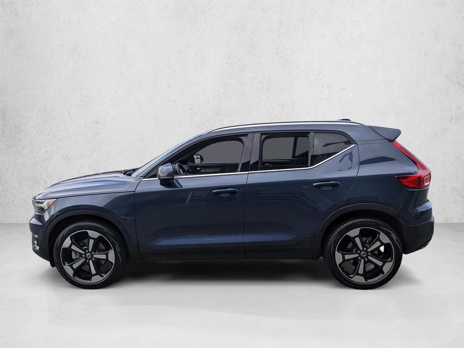 Thumbnail: 2019 Volvo XC40 - 2